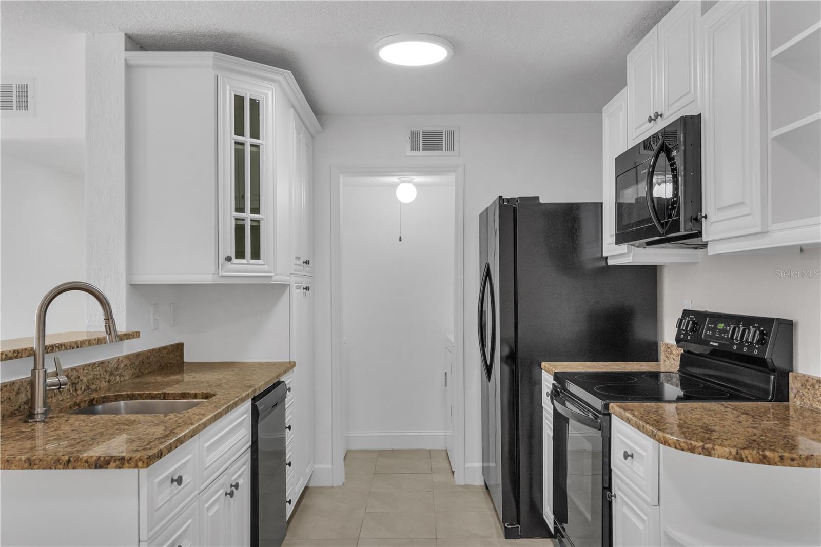 Image 14 of 39 For 2130 Cascades Boulevard 101