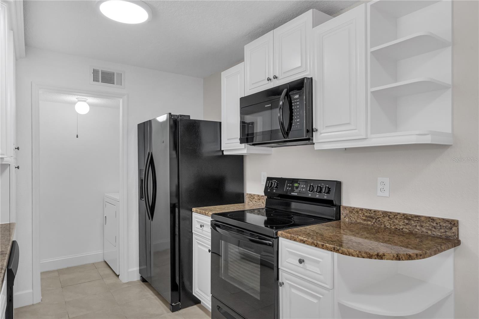 Image 15 of 39 For 2130 Cascades Boulevard 101