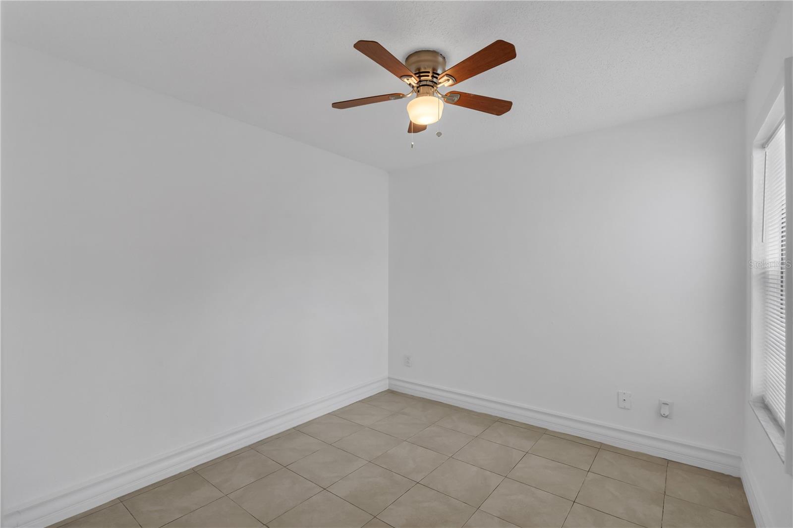 Image 20 of 39 For 2130 Cascades Boulevard 101