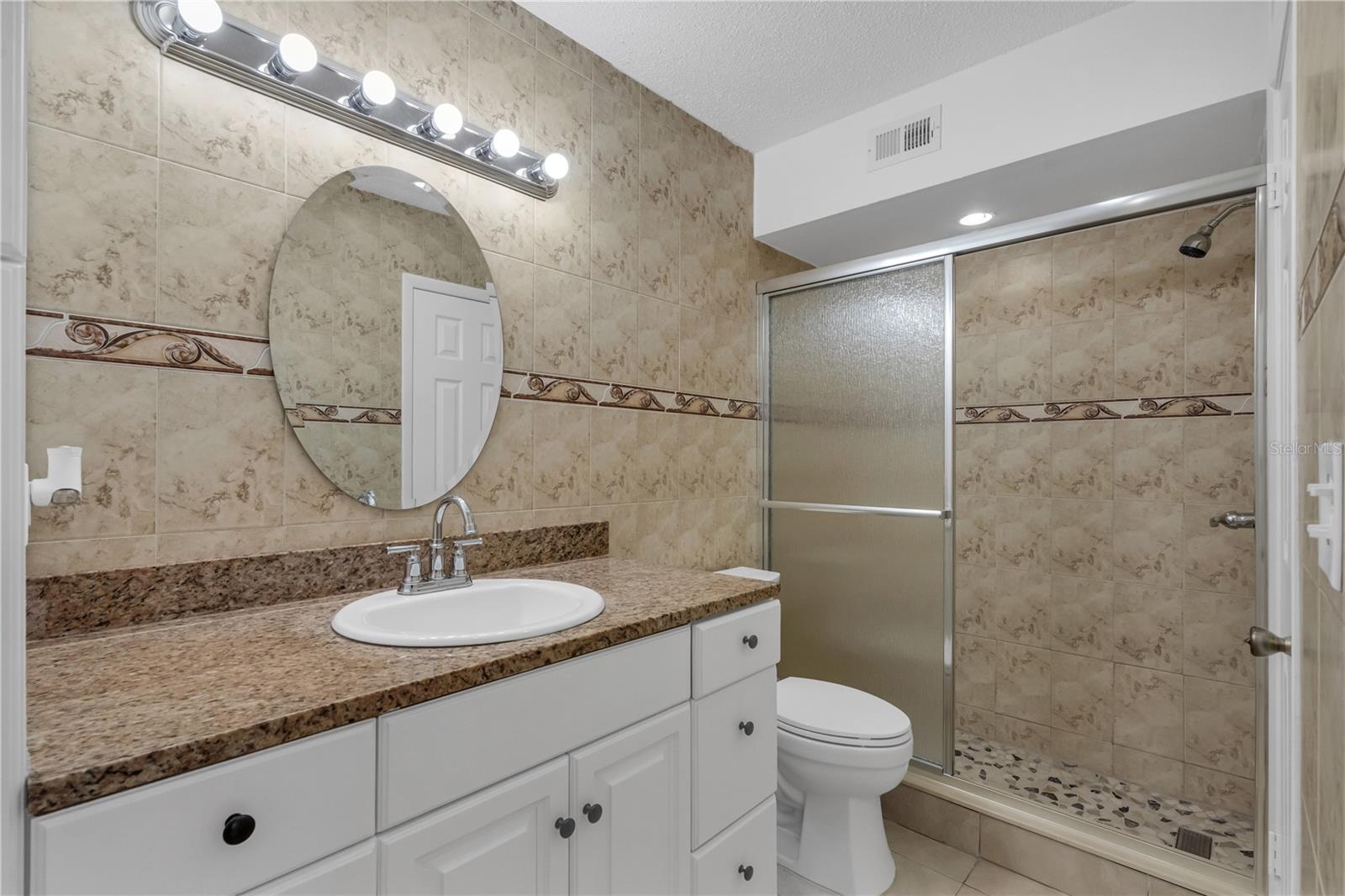 Image 26 of 39 For 2130 Cascades Boulevard 101