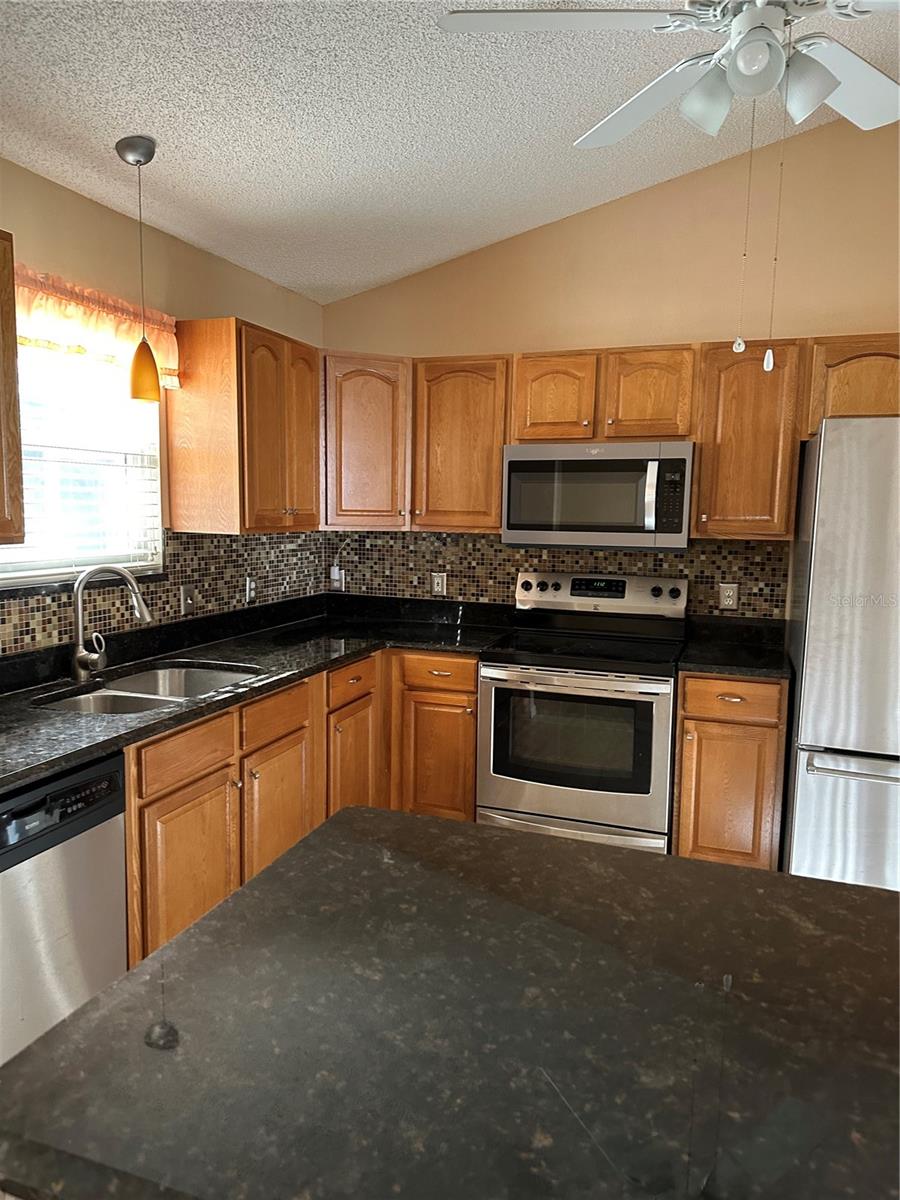 Image 15 of 48 For 917 Camino Del Rey Drive