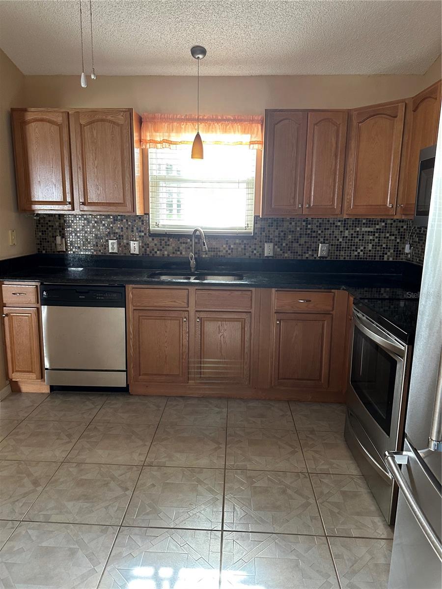 Image 17 of 48 For 917 Camino Del Rey Drive