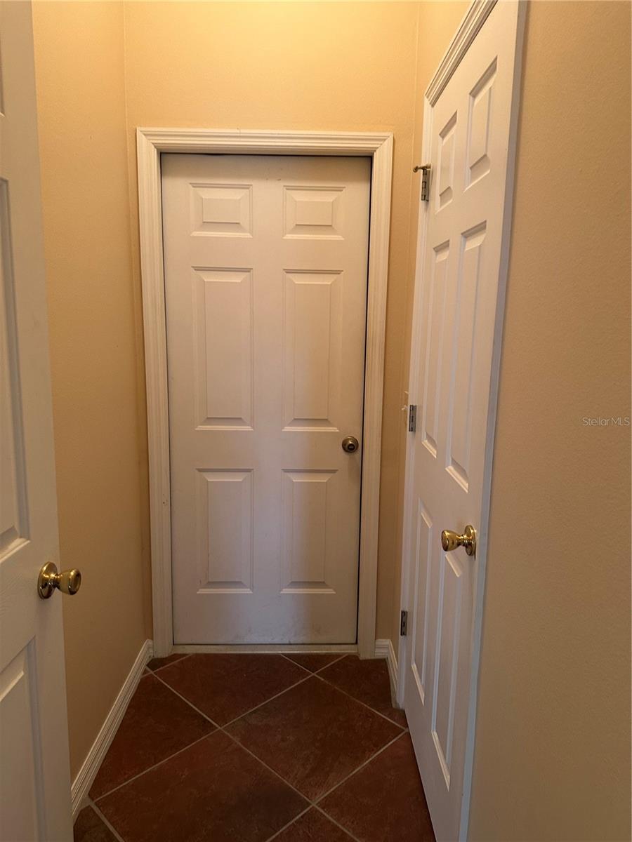 Image 31 of 48 For 917 Camino Del Rey Drive