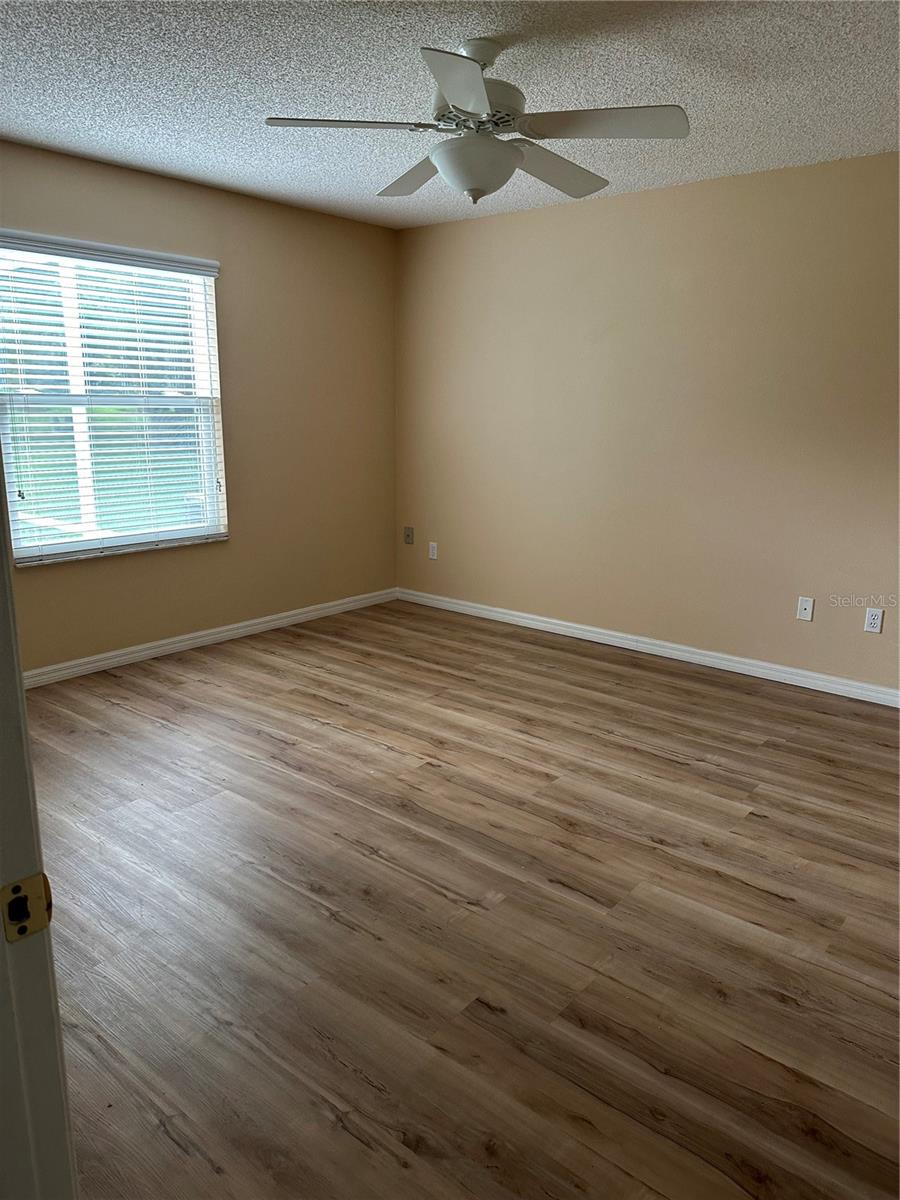 Image 37 of 48 For 917 Camino Del Rey Drive