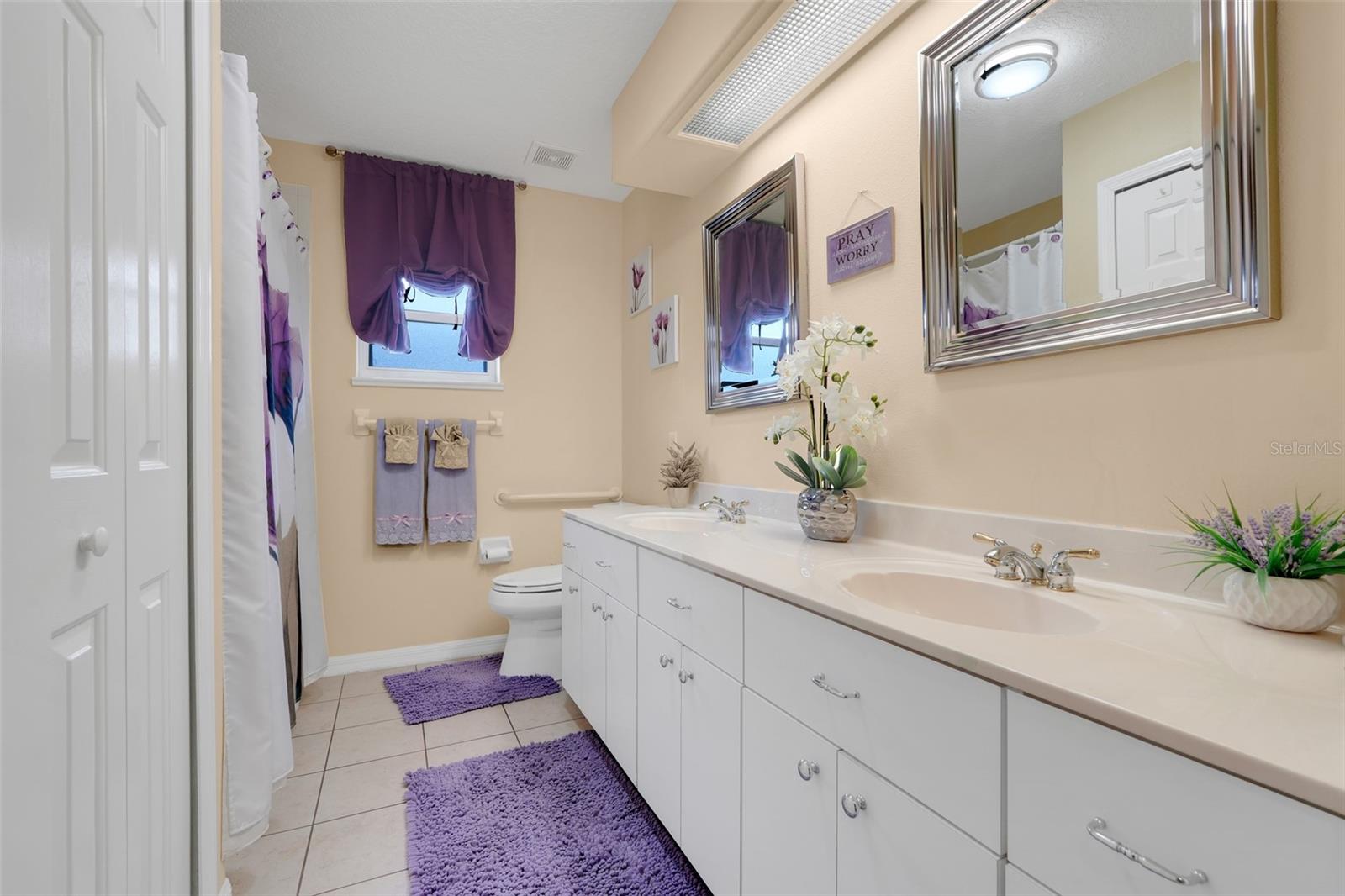 Image 16 of 43 For 4950 Glen Coe Street