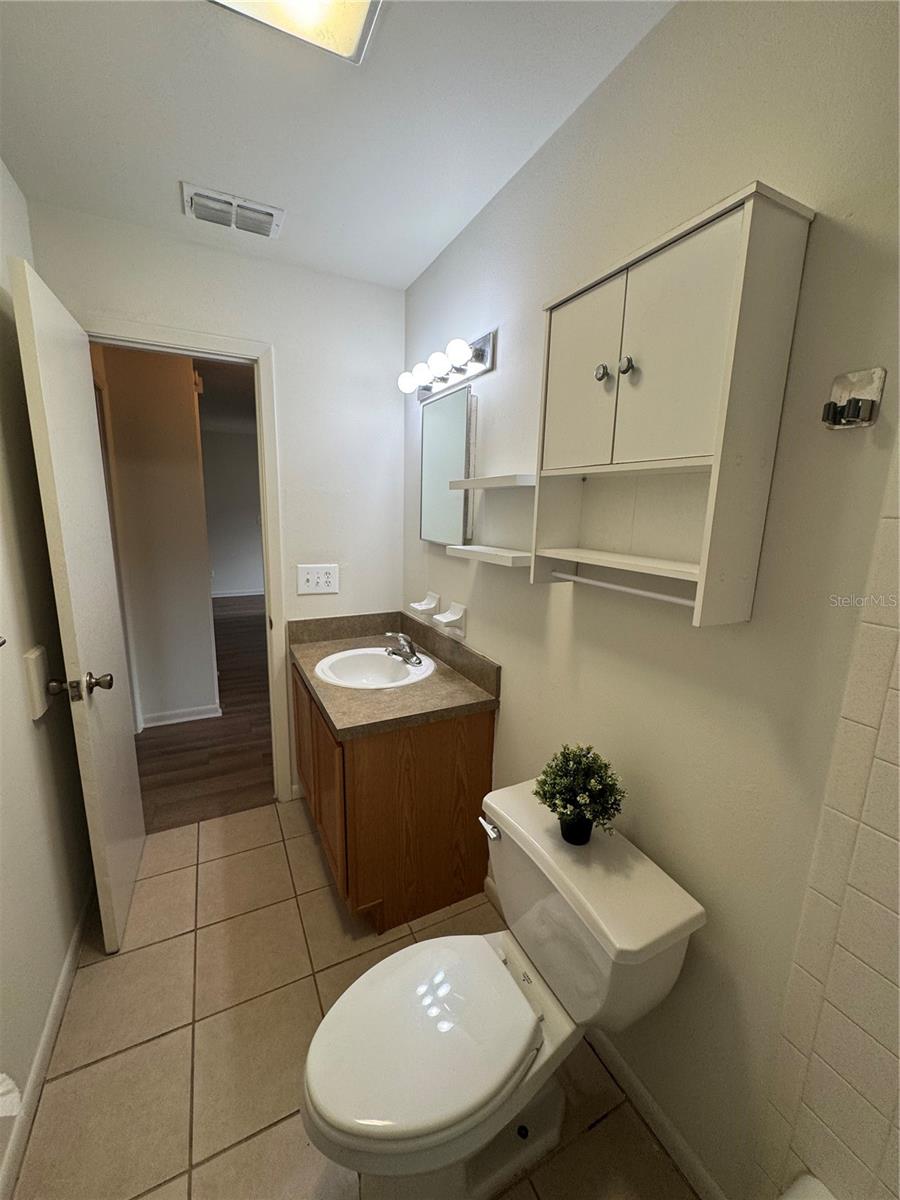Image 16 of 27 For 424 Almond Street