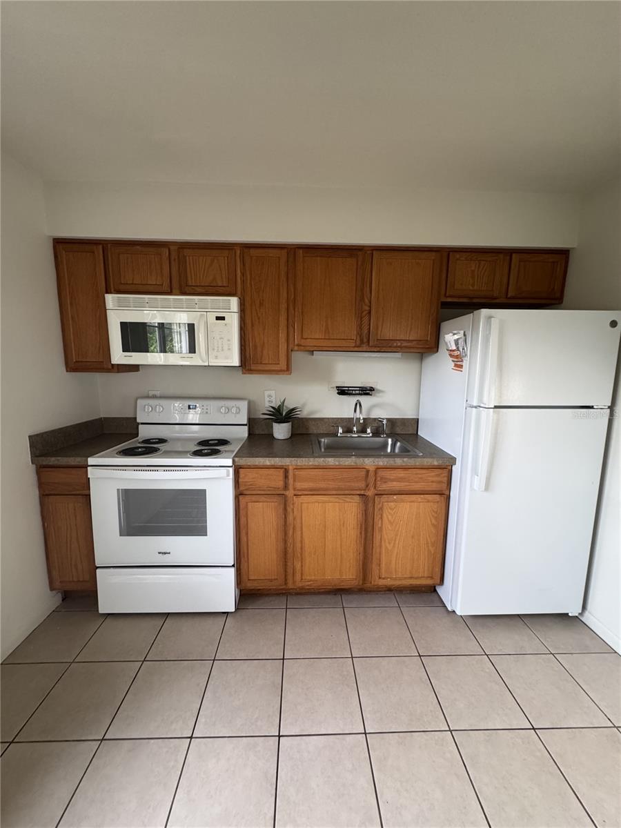Image 4 of 27 For 424 Almond Street