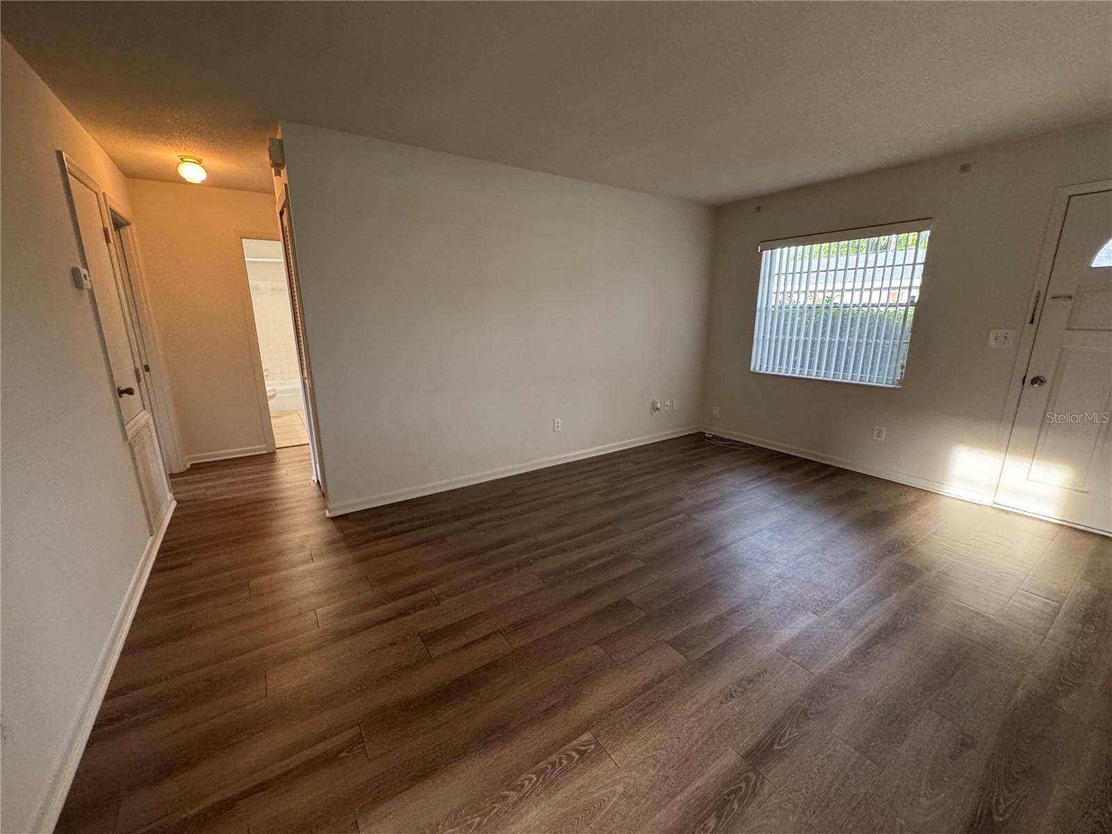 Image 7 of 27 For 424 Almond Street