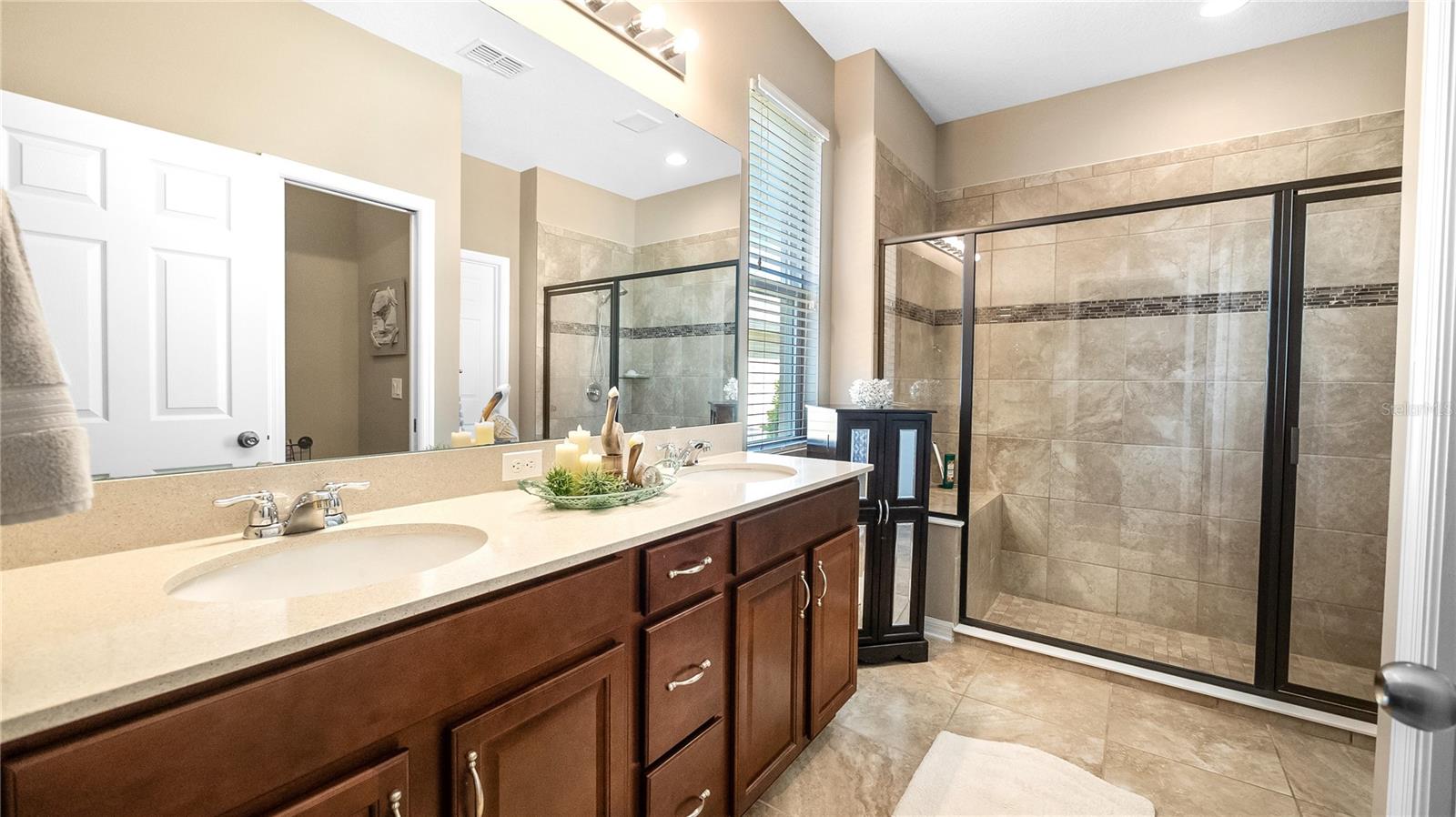 Image 12 of 43 For 26747 White Plains Way