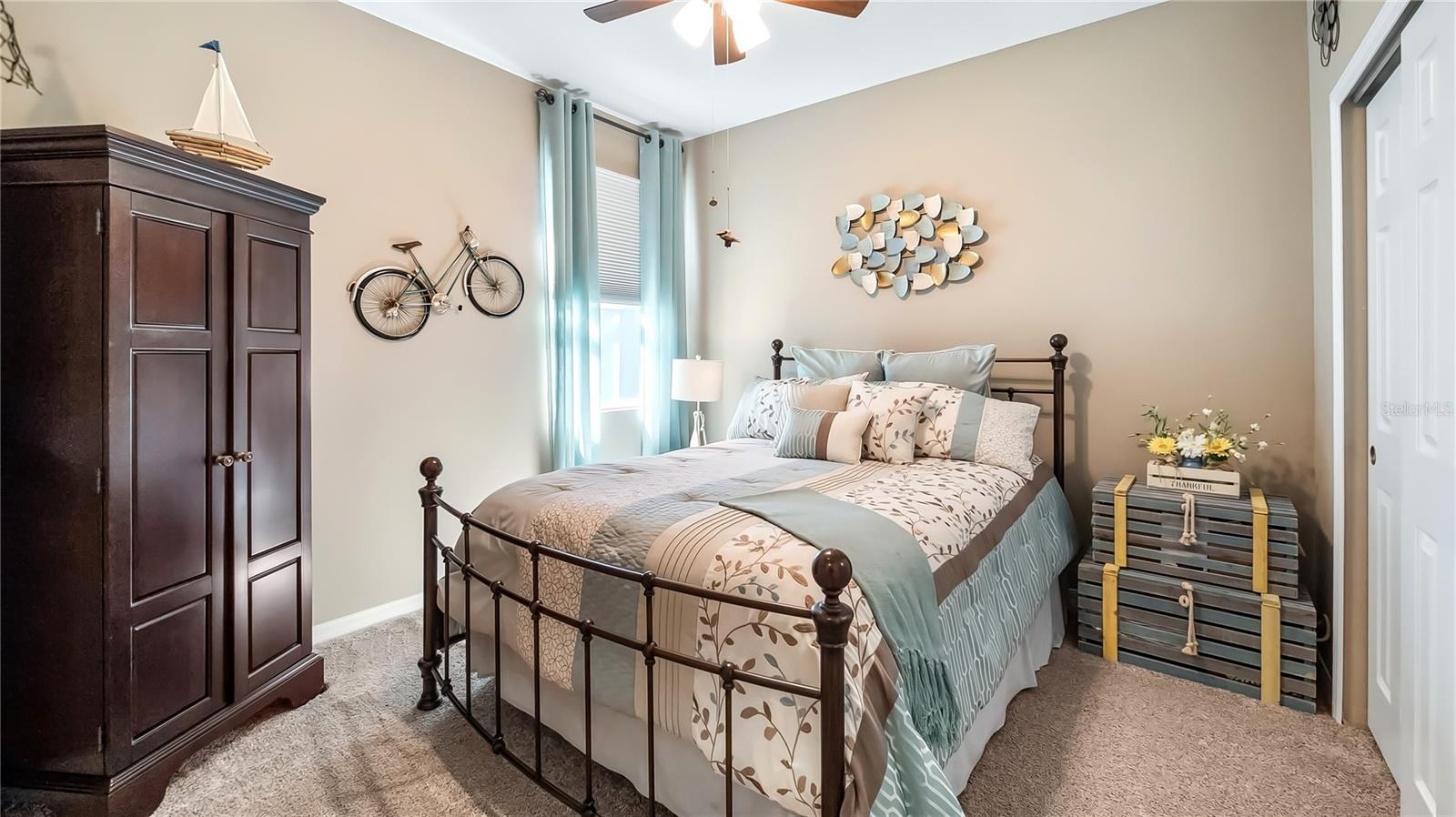 Image 16 of 43 For 26747 White Plains Way