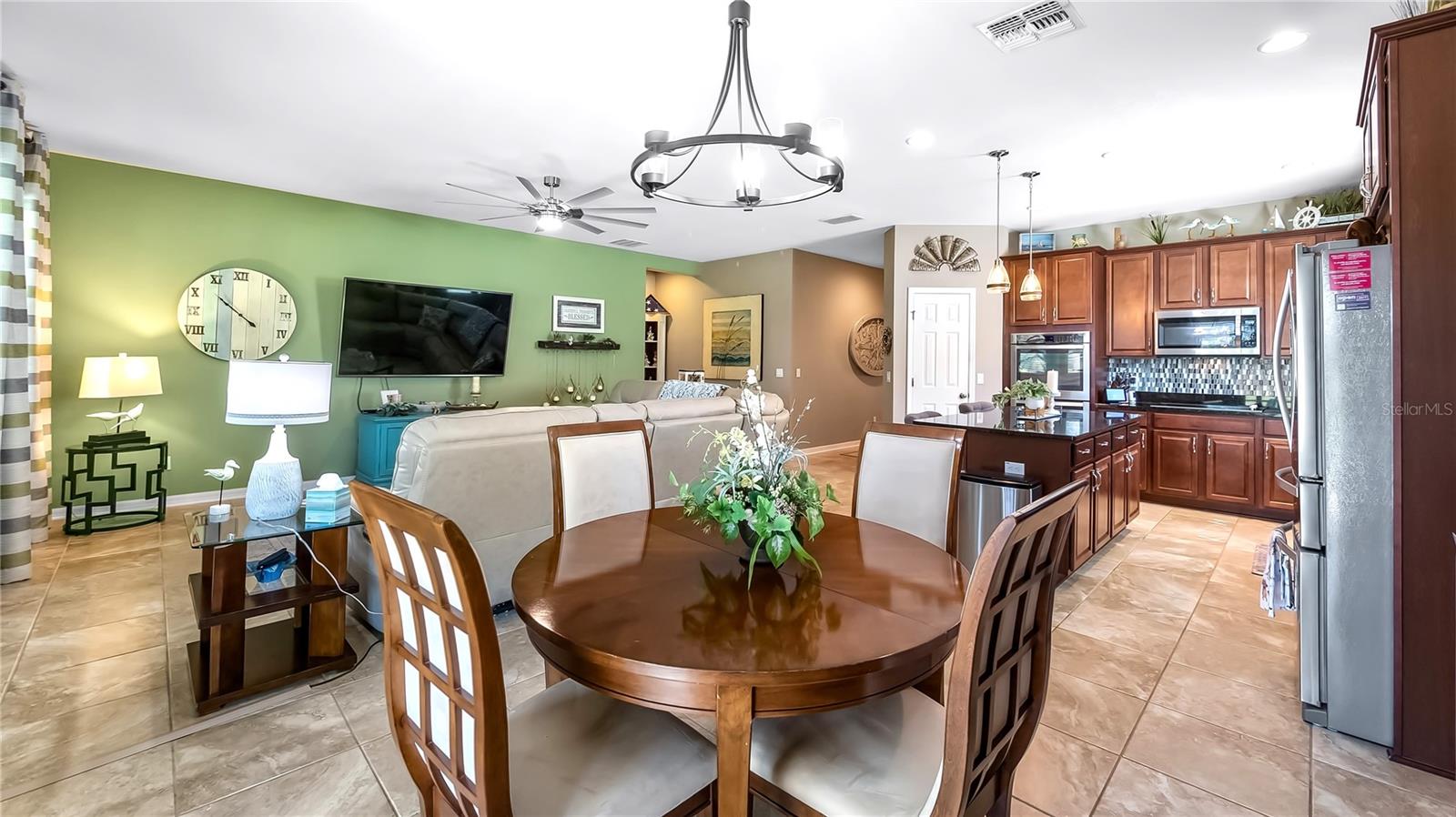Image 4 of 43 For 26747 White Plains Way