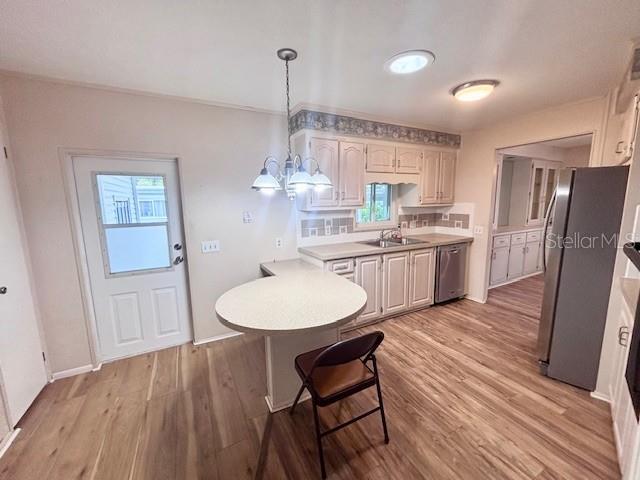 Image 12 of 27 For 427 Hawthorne Boulevard
