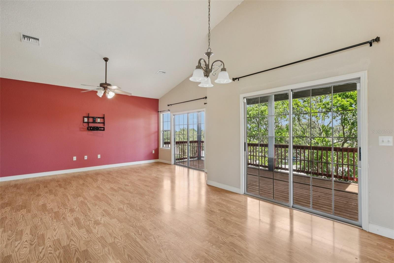 Image 20 of 55 For 13247 Casa Verde Circle