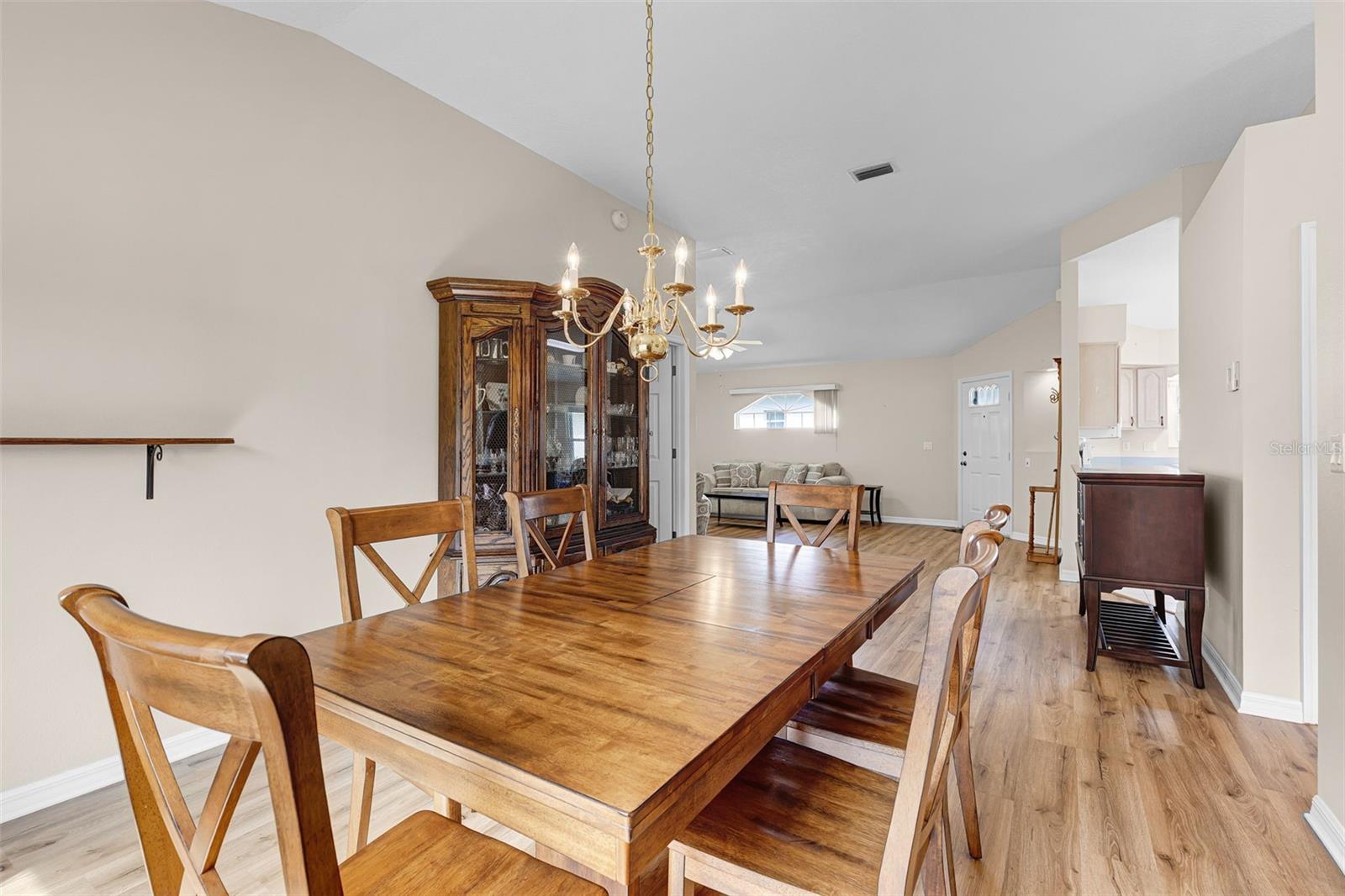 Image 10 of 48 For 21737 King John Street