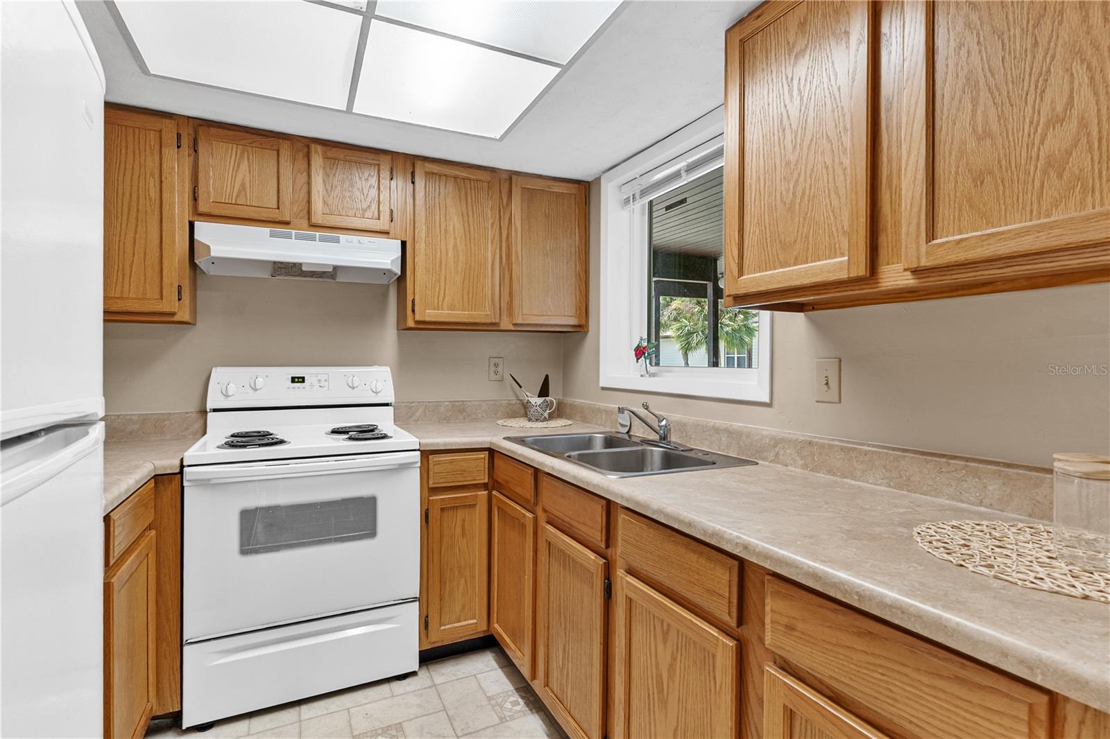 Image 17 of 40 For 14202 Sandalwood Drive 202