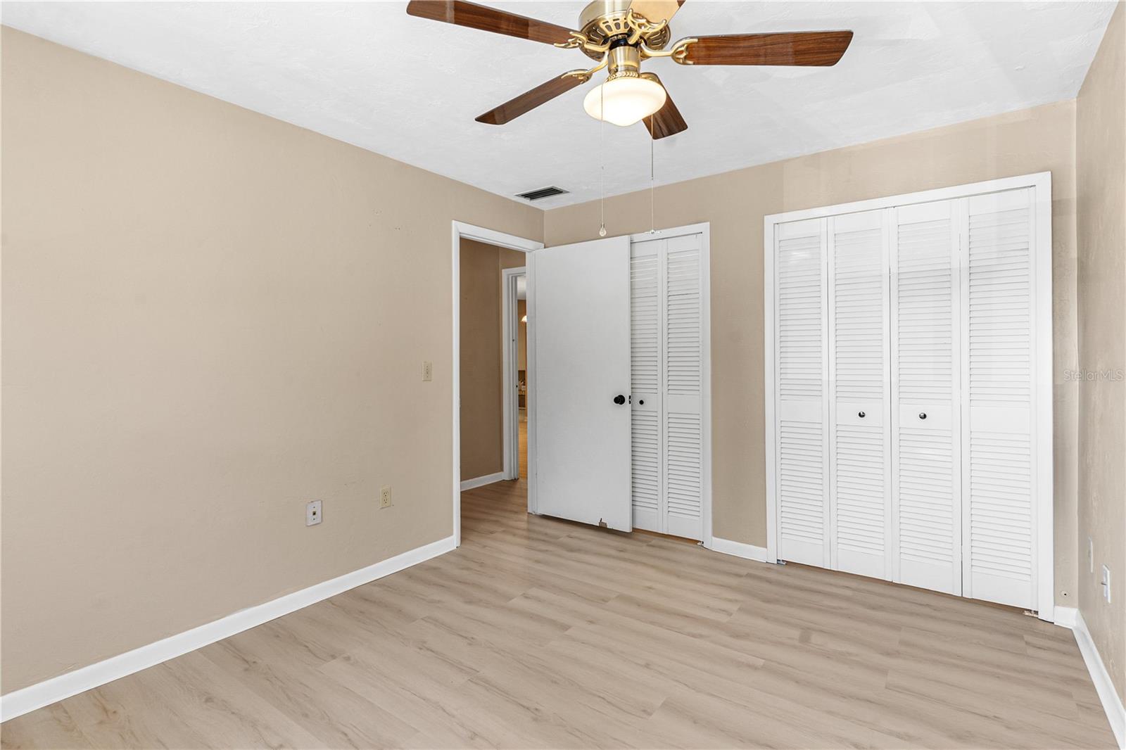 Image 28 of 40 For 14202 Sandalwood Drive 202