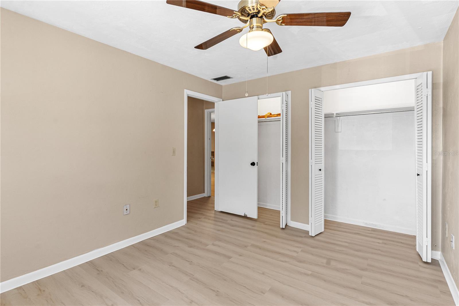 Image 29 of 40 For 14202 Sandalwood Drive 202