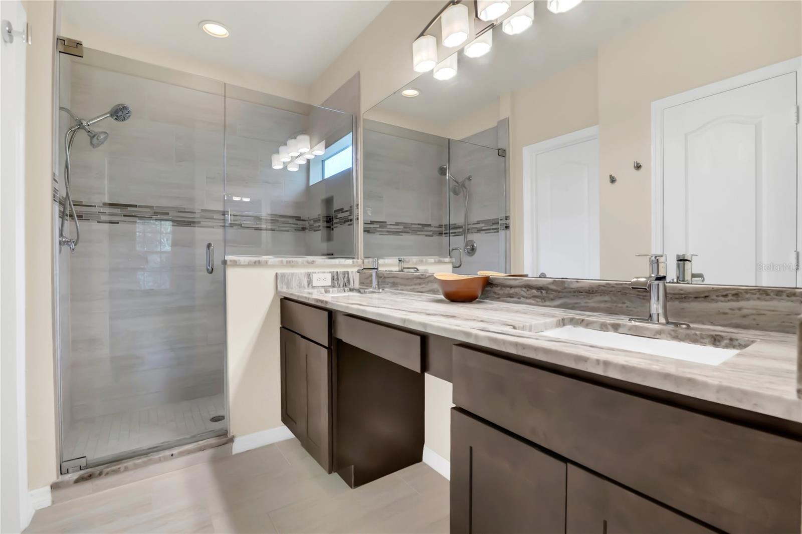 Image 19 of 46 For 5859 Strada Capri Way