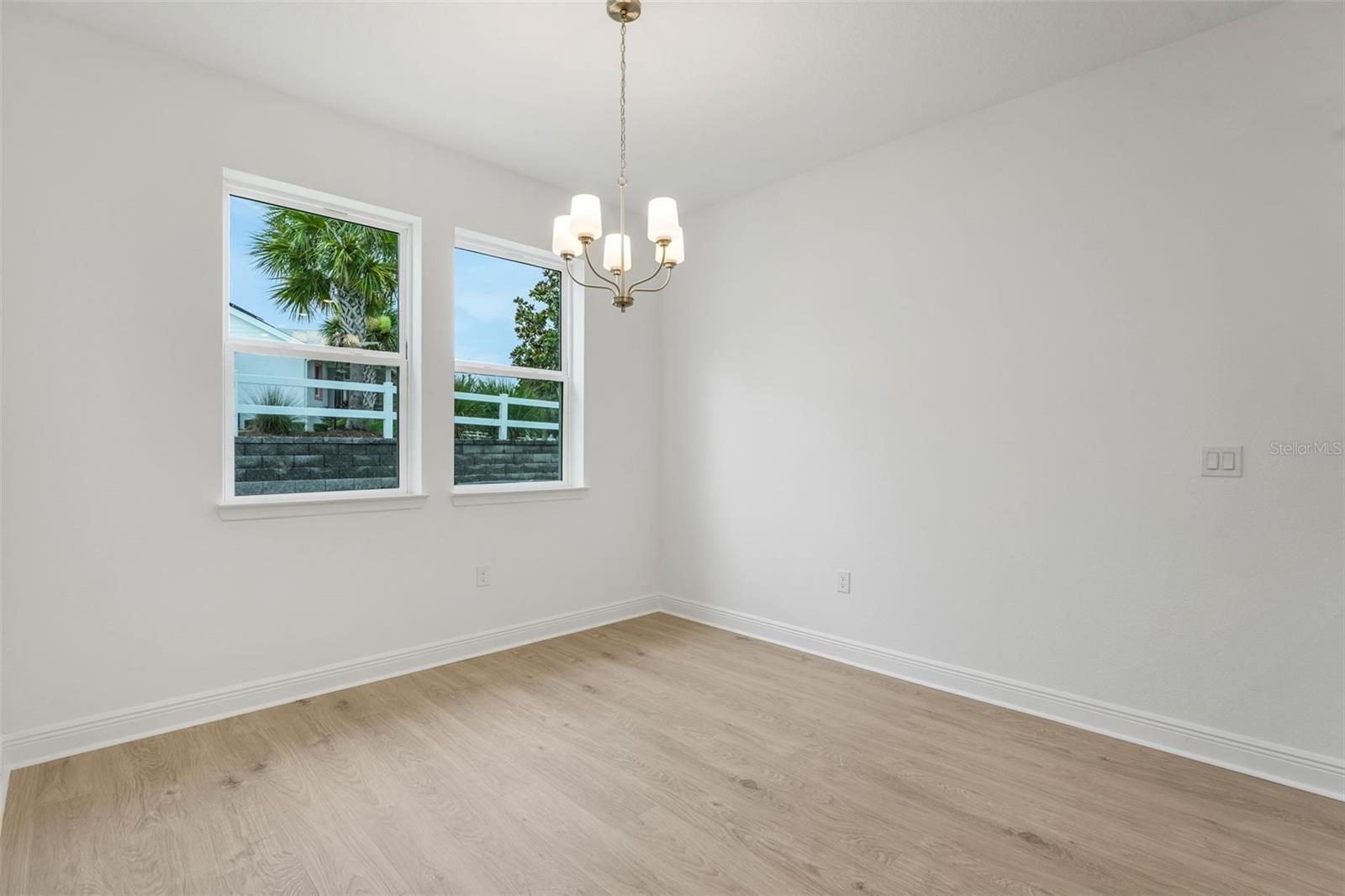 Image 15 of 22 For 983 Fiesta Key Circle