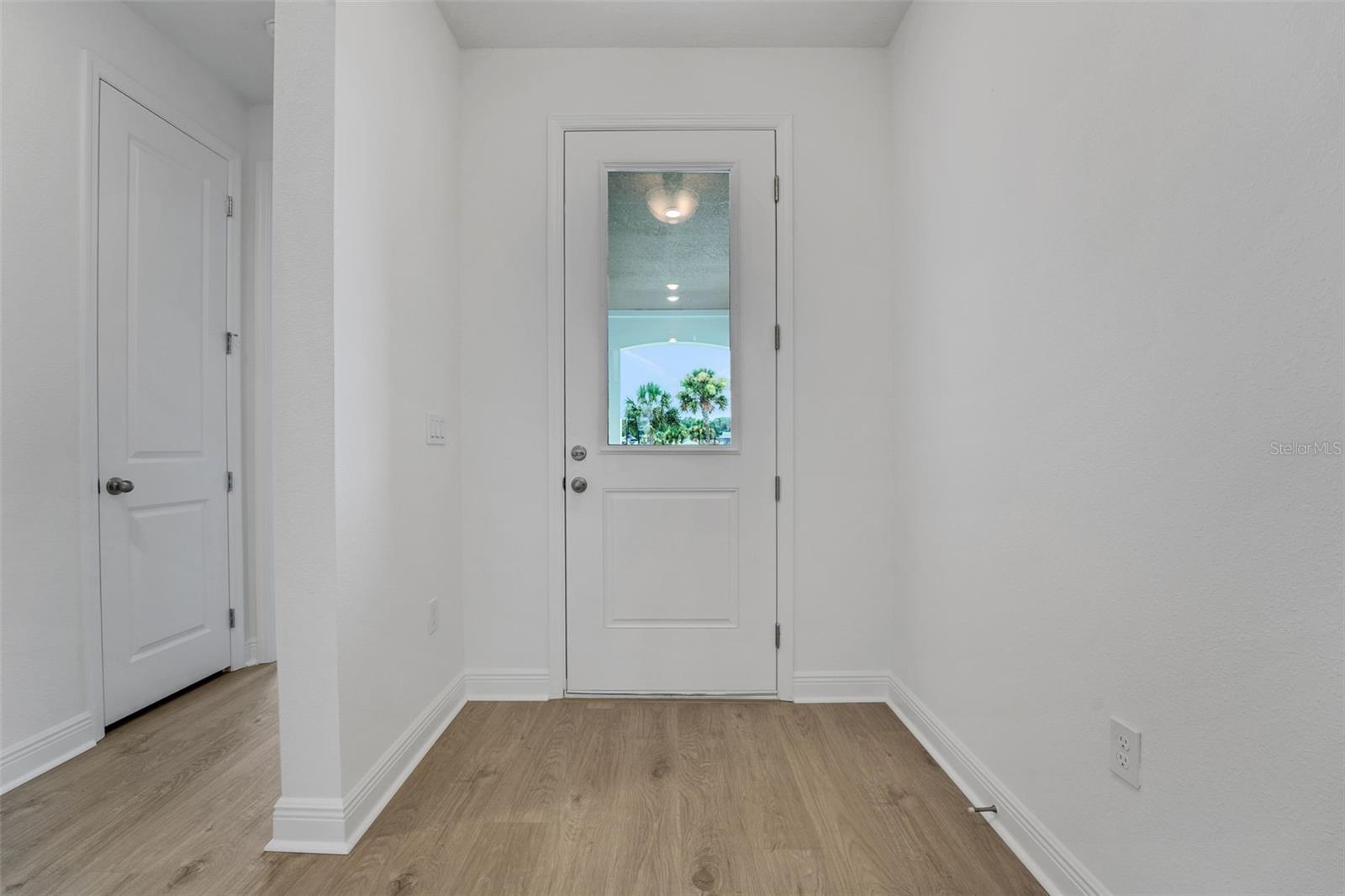 Image 6 of 22 For 983 Fiesta Key Circle