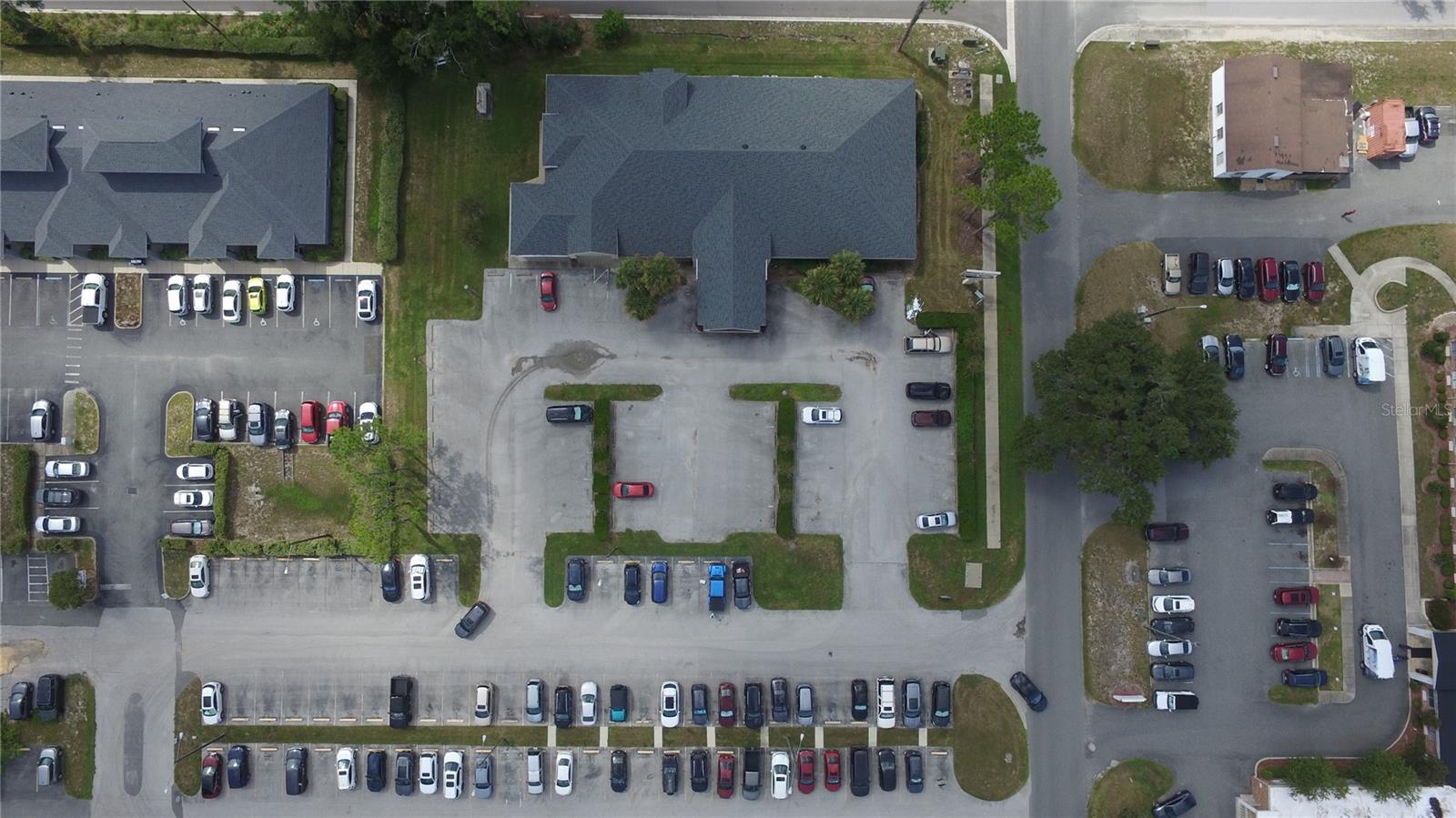 Image 12 of 19 For 640 Lake Street