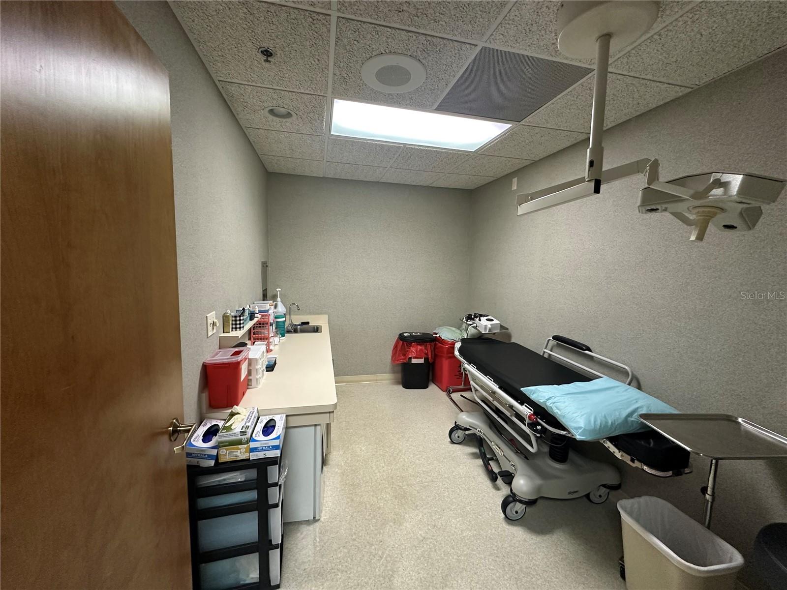 Image 6 of 19 For 640 Lake Street