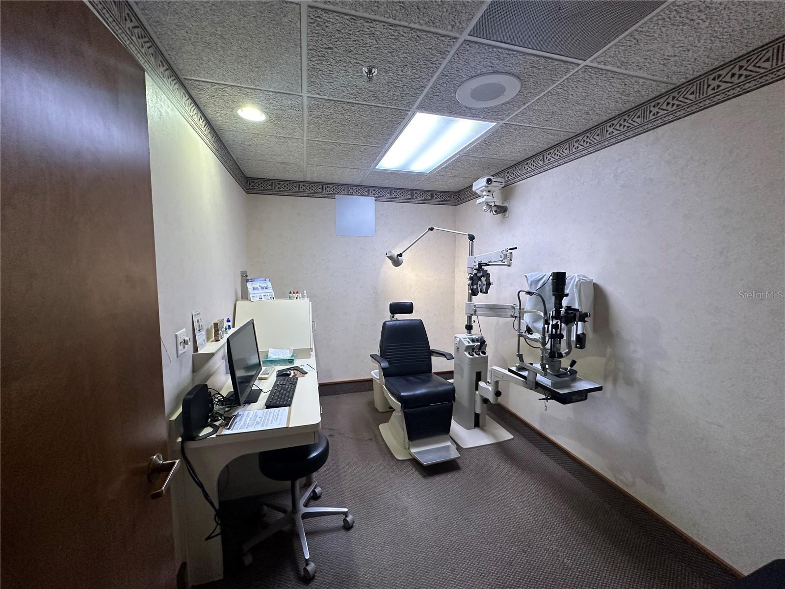 Image 8 of 19 For 640 Lake Street