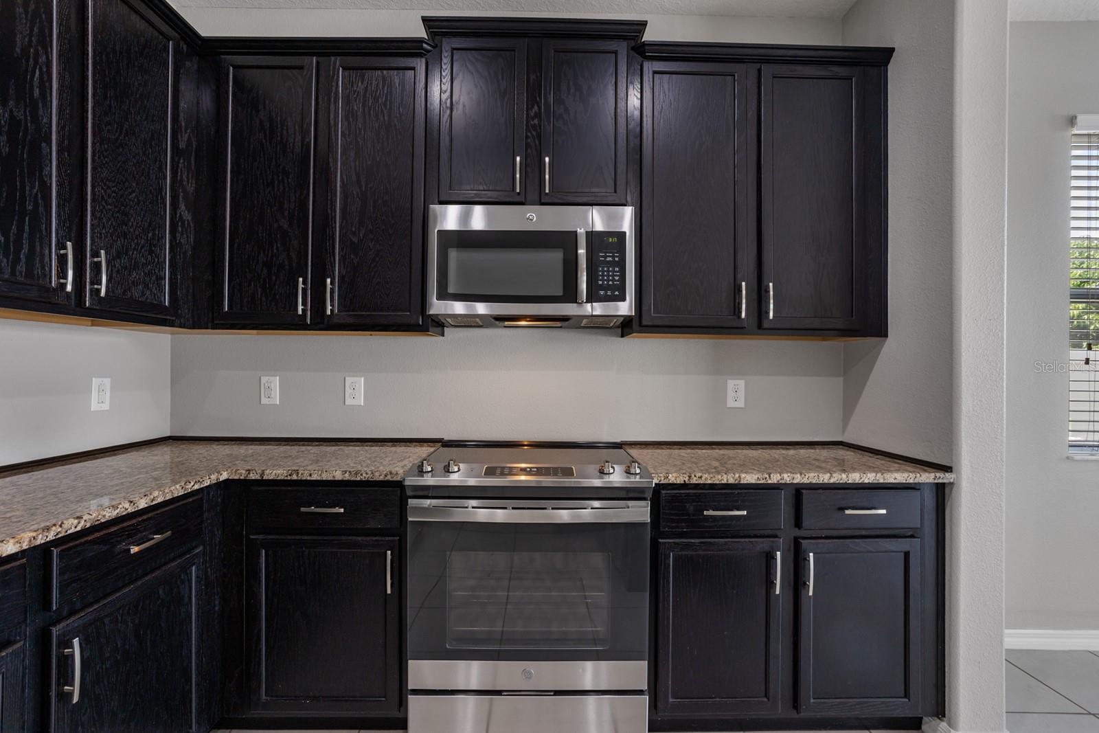 Image 15 of 54 For 485 Kestrel Dr