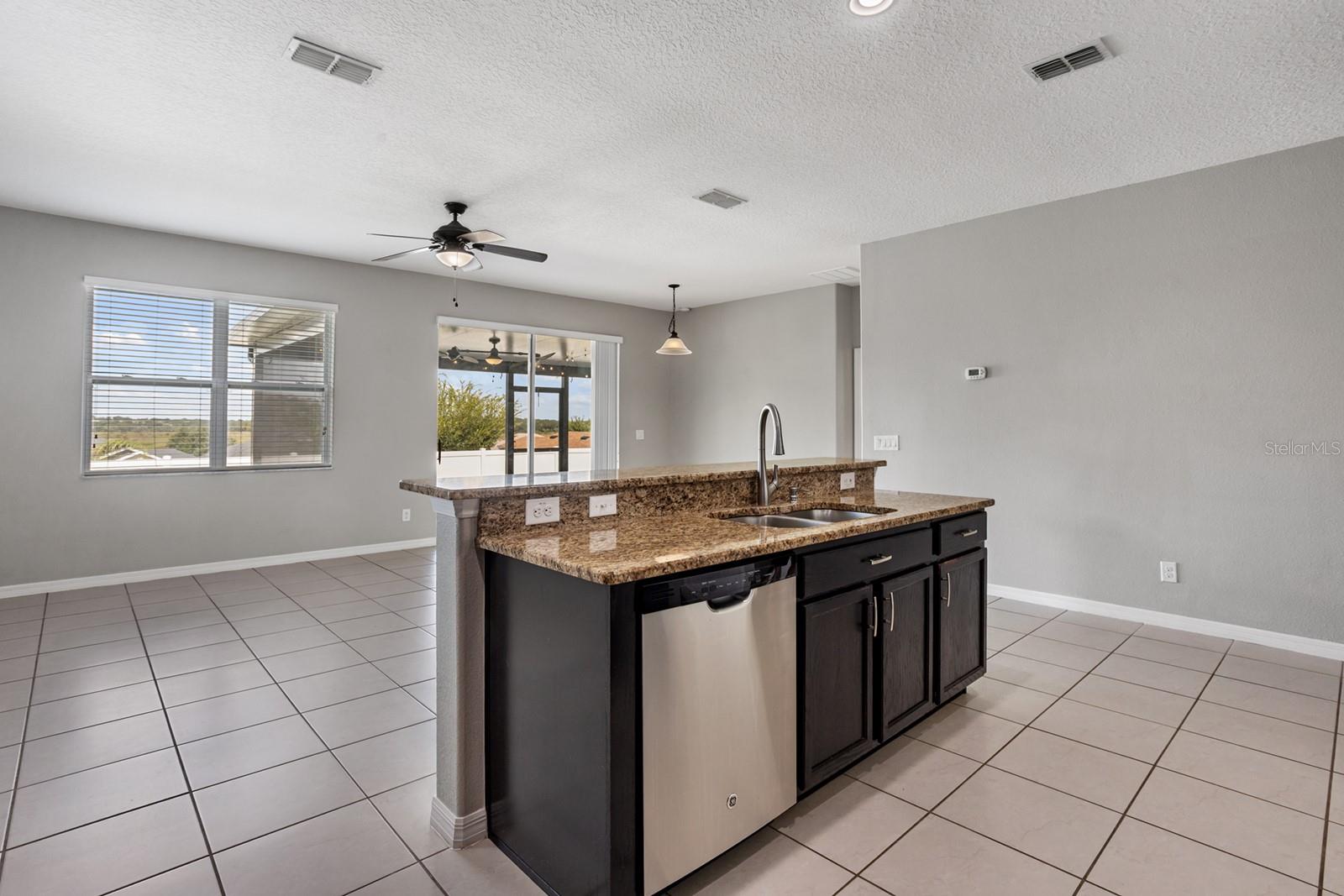 Image 16 of 54 For 485 Kestrel Dr