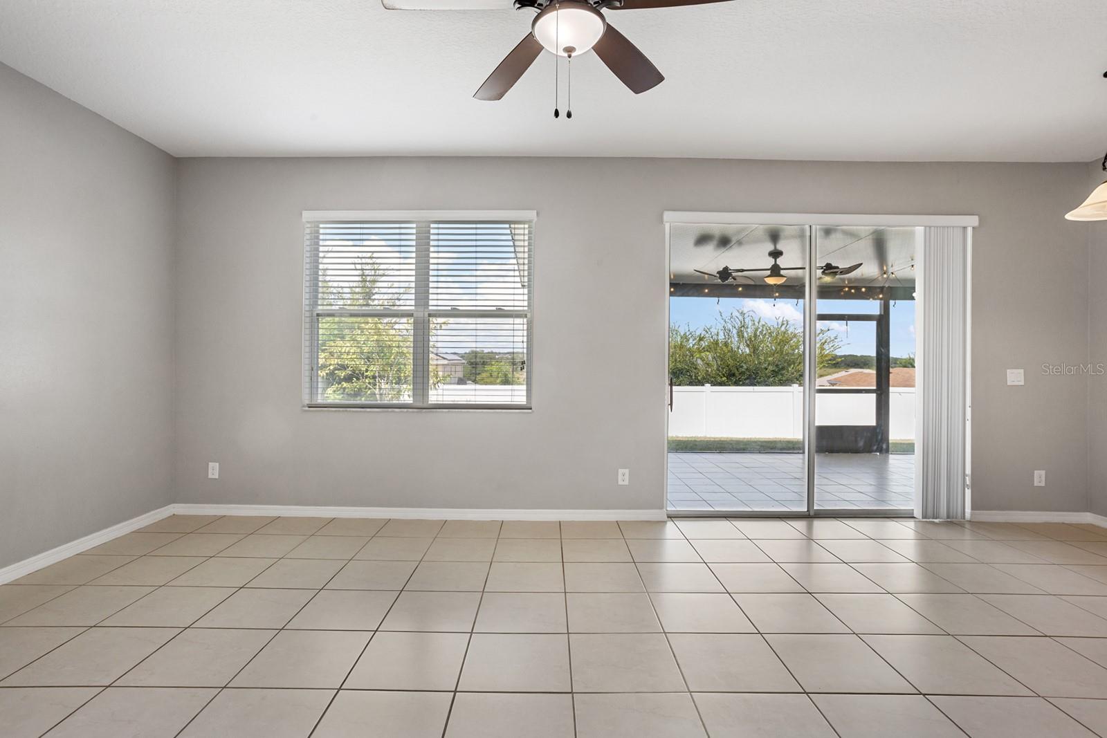 Image 17 of 54 For 485 Kestrel Dr