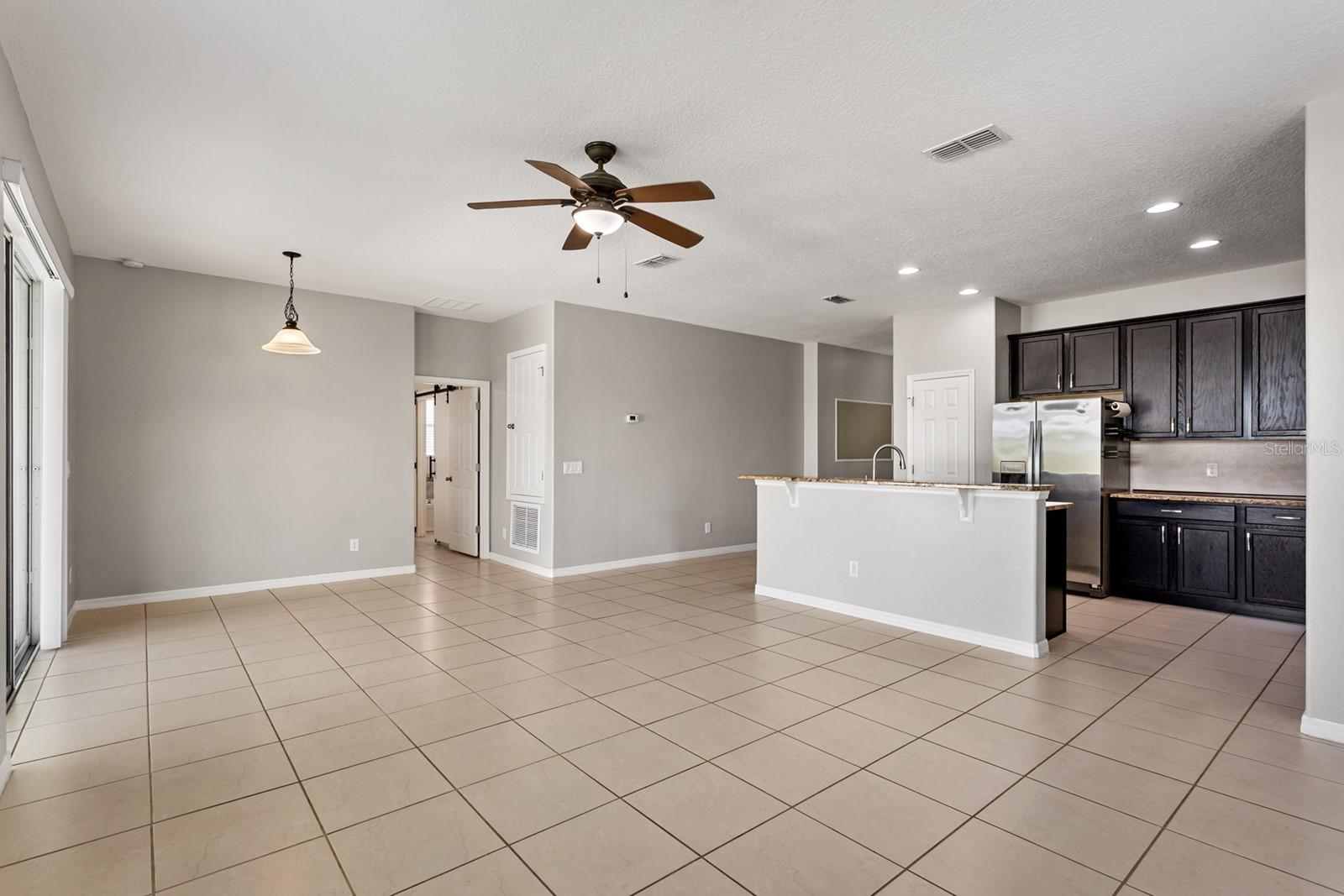 Image 21 of 54 For 485 Kestrel Dr