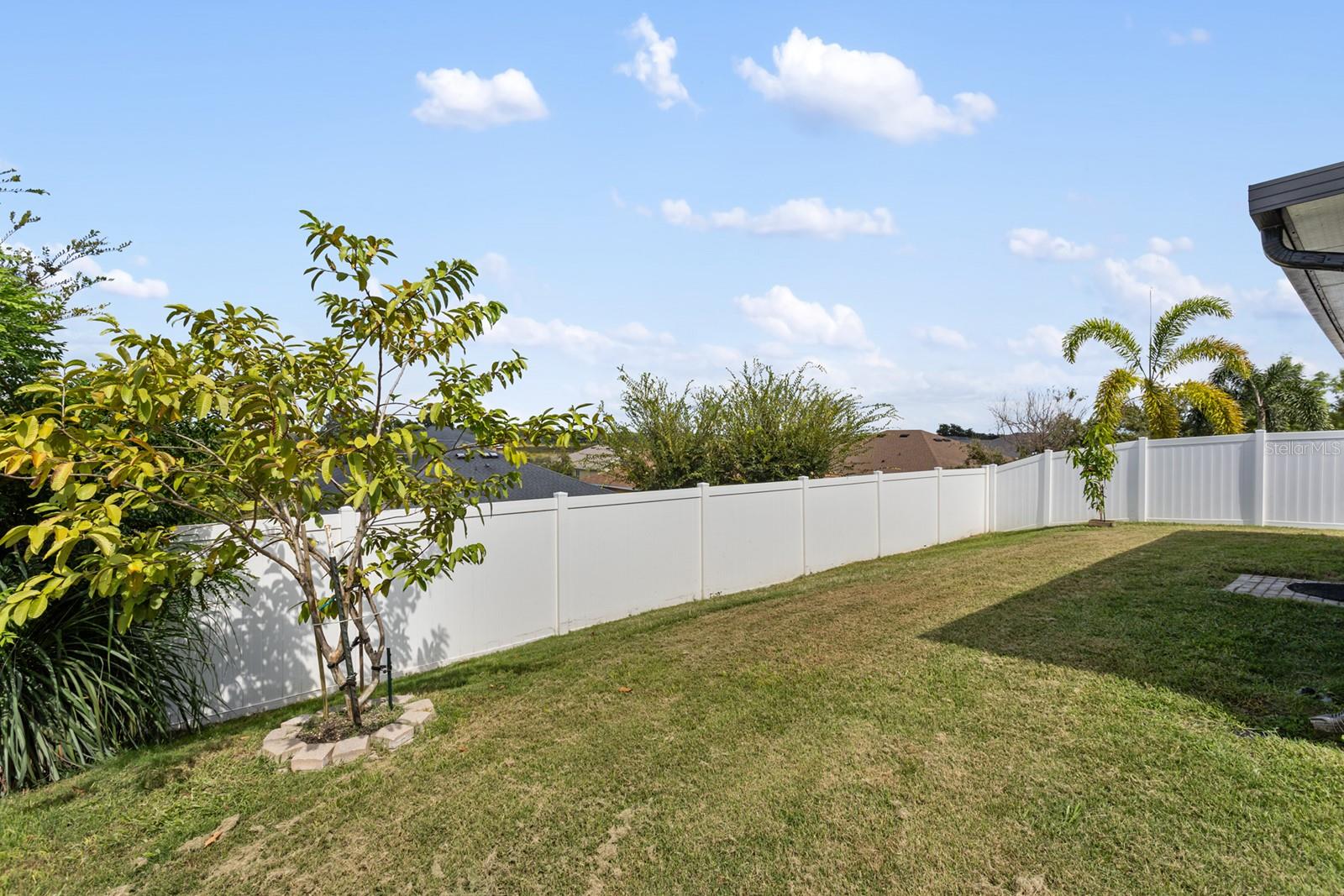 Image 36 of 54 For 485 Kestrel Dr