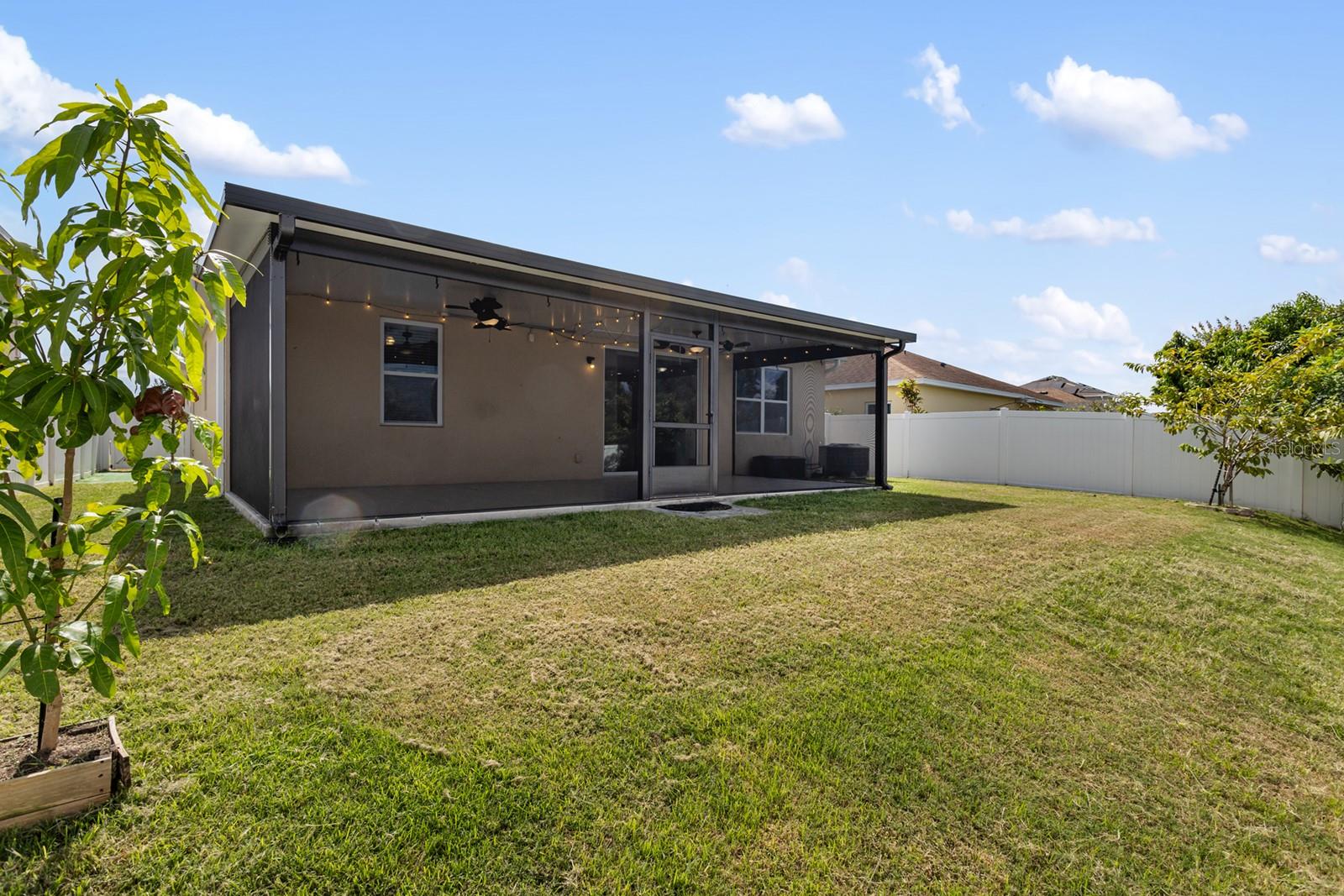 Image 38 of 54 For 485 Kestrel Dr
