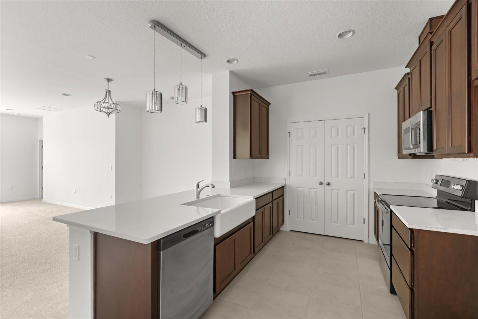 Image 9 of 52 For 6973 Wilson Pasture Avenue