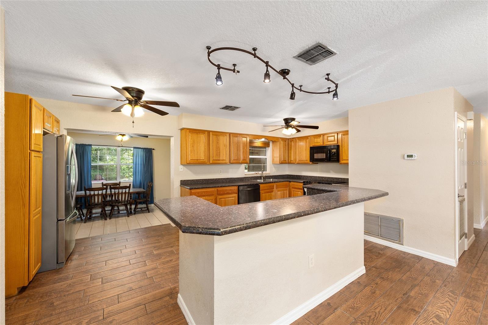 Image 15 of 45 For 3909 Palm Drive