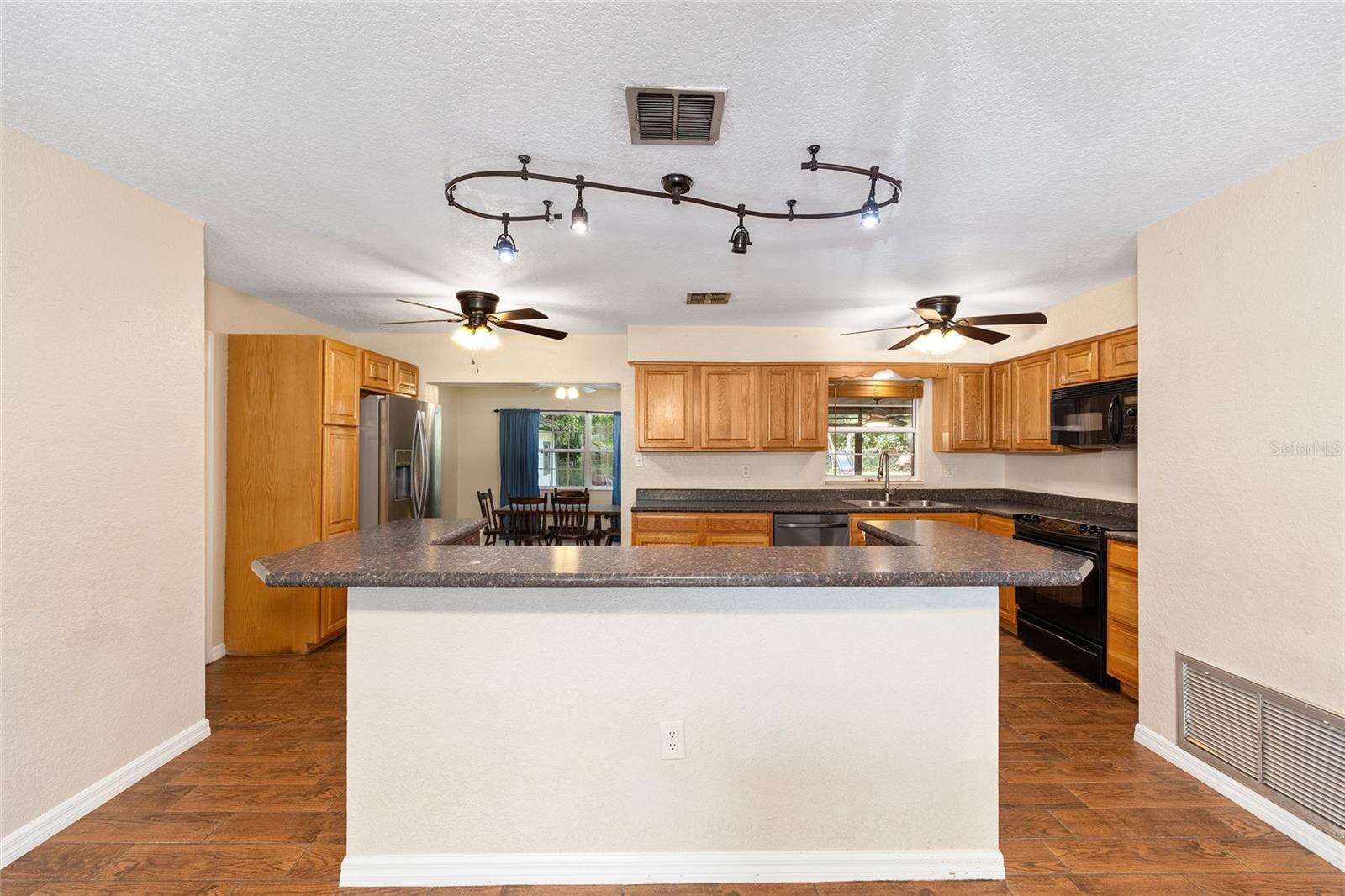 Image 16 of 45 For 3909 Palm Drive