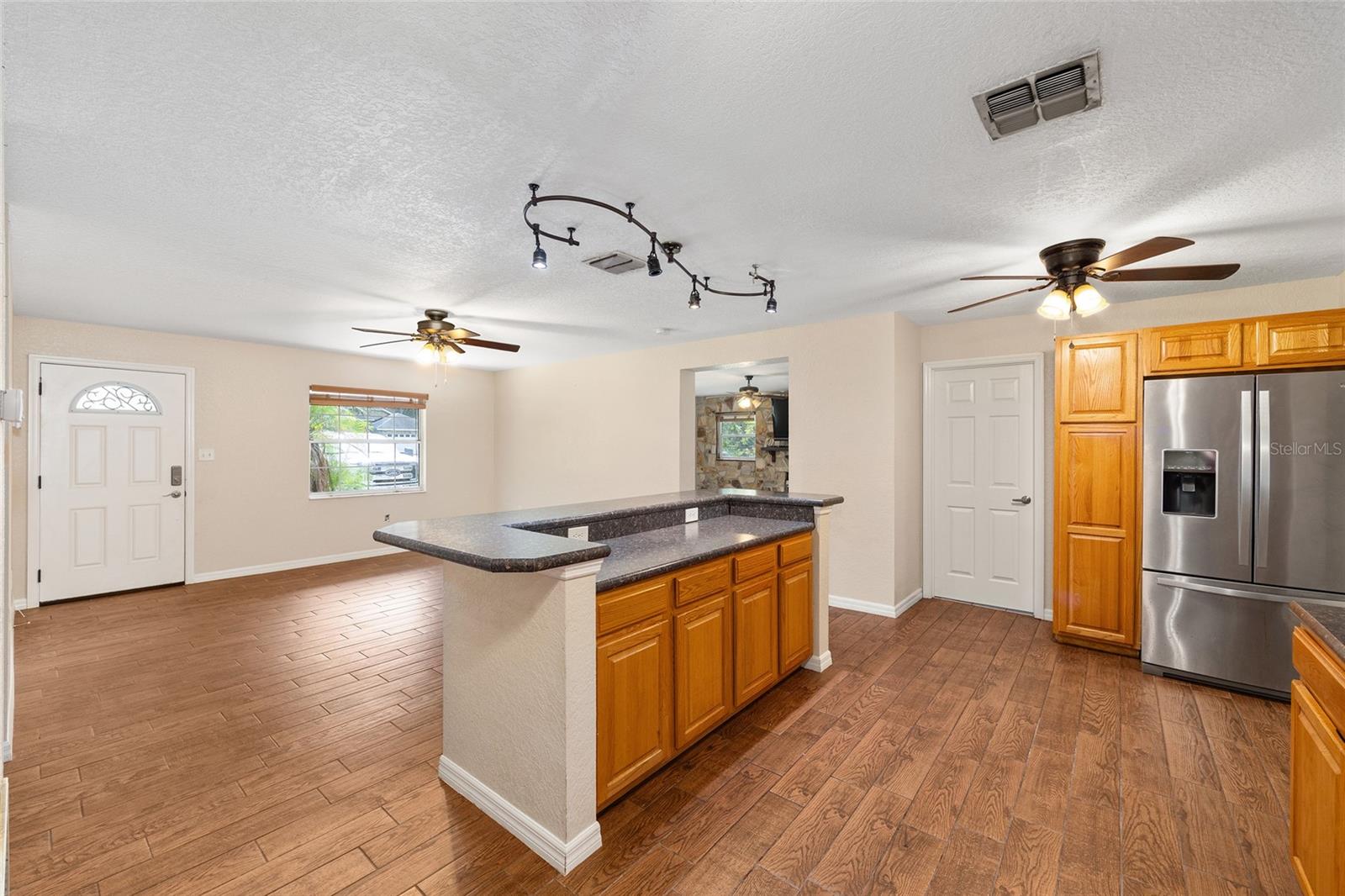 Image 18 of 45 For 3909 Palm Drive