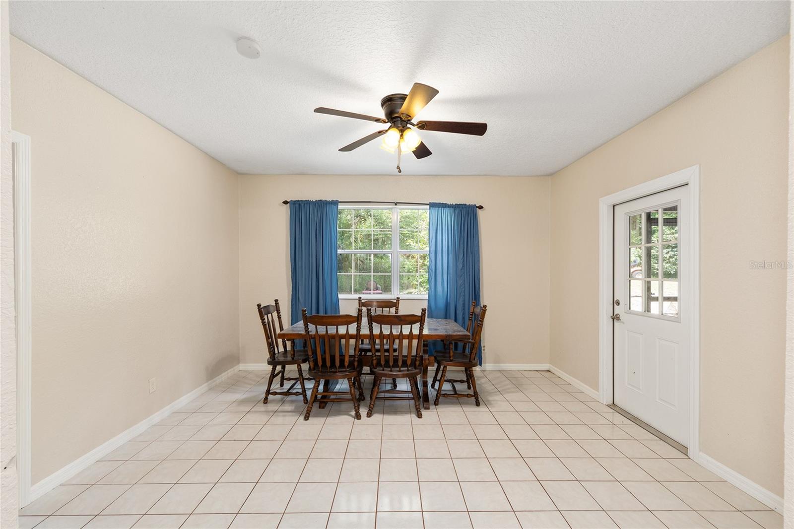 Image 19 of 45 For 3909 Palm Drive