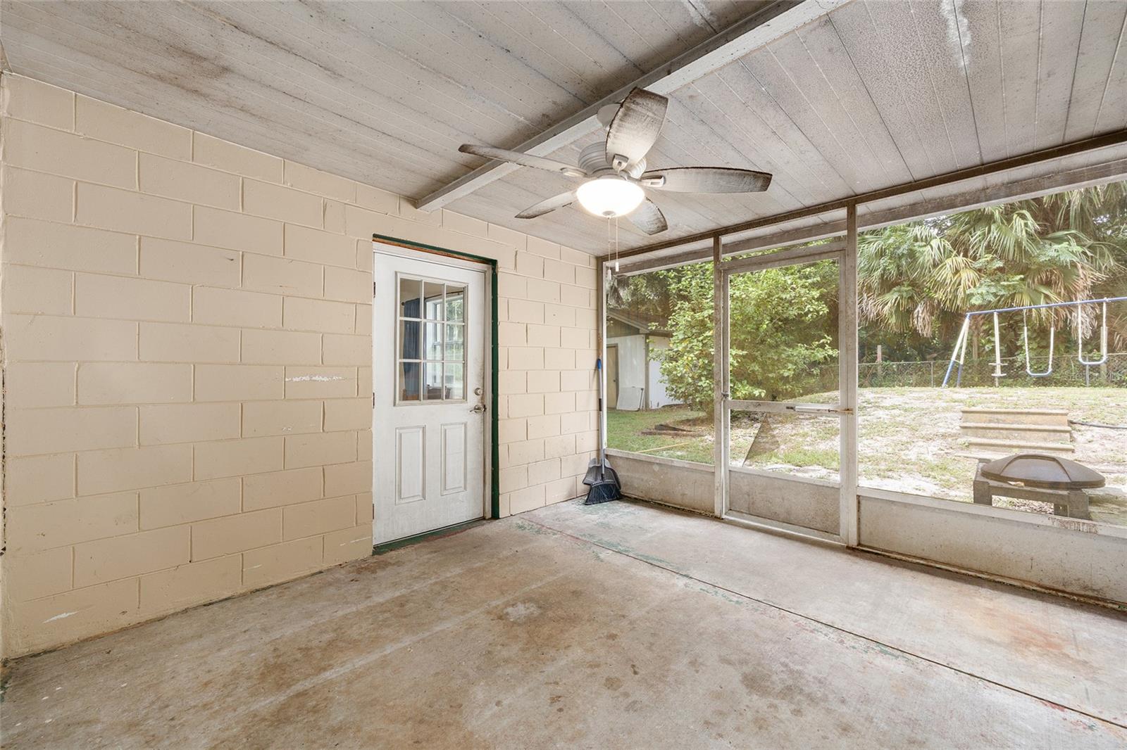 Image 40 of 45 For 3909 Palm Drive