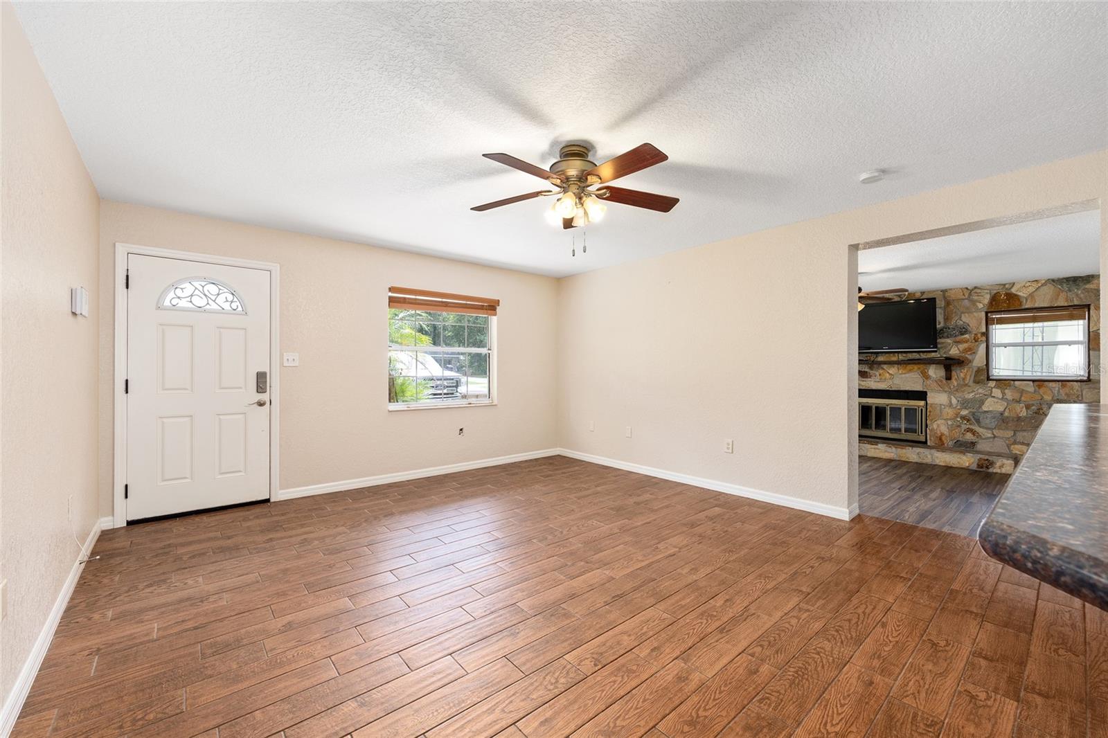 Image 8 of 45 For 3909 Palm Drive