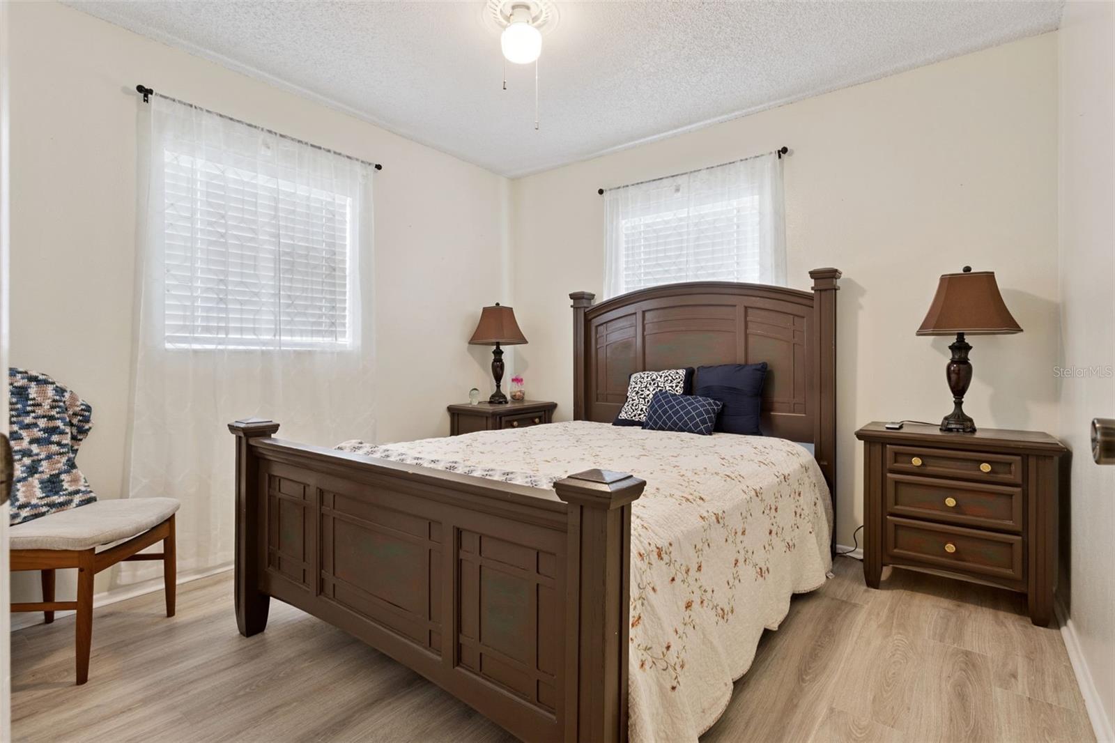 Image 13 of 40 For 40522 5th Avenue