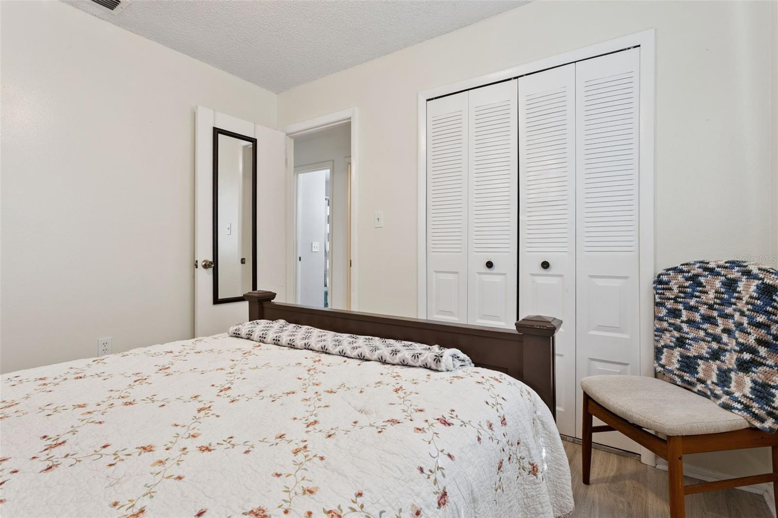 Image 16 of 40 For 40522 5th Avenue