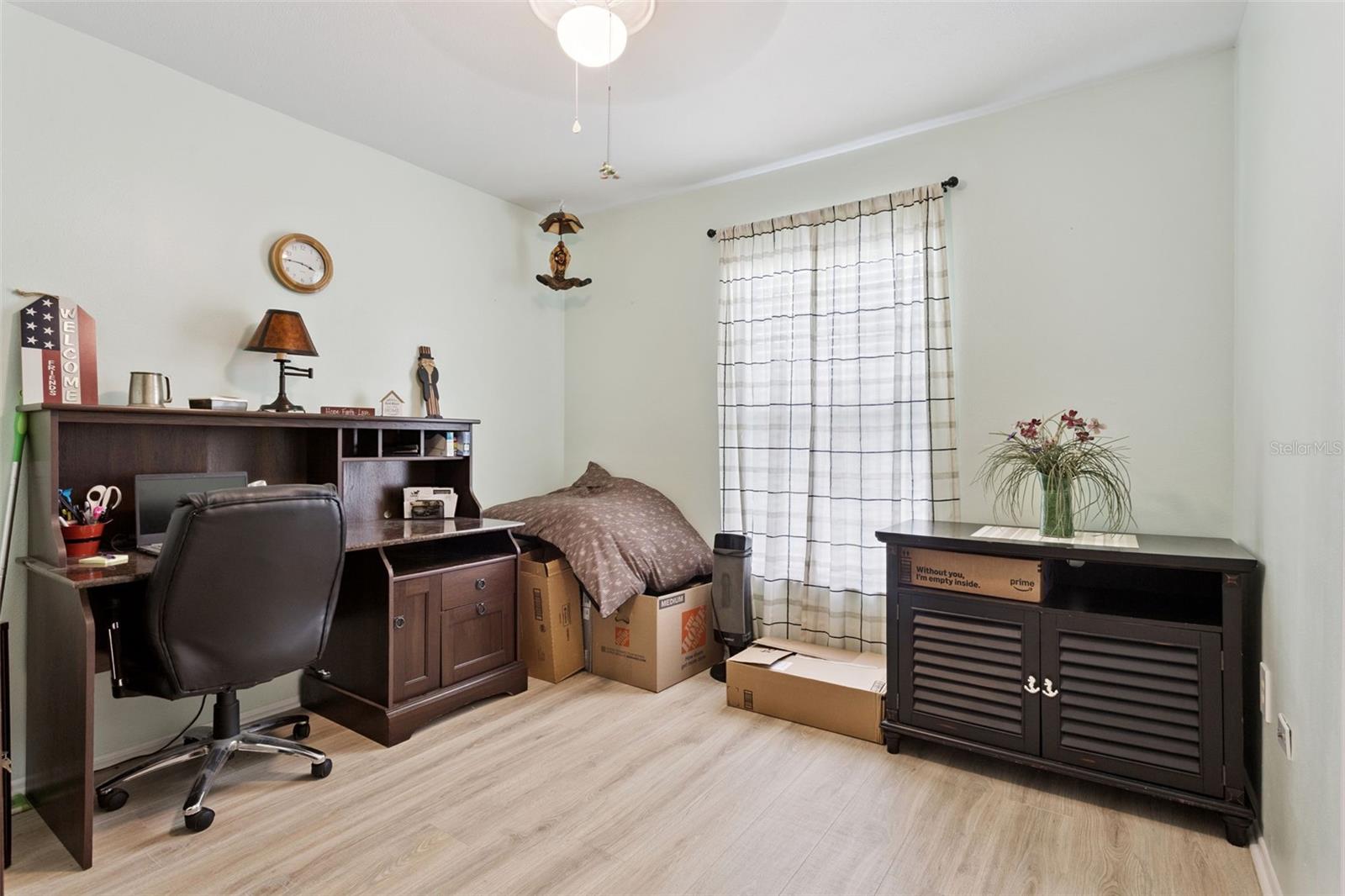 Image 19 of 40 For 40522 5th Avenue