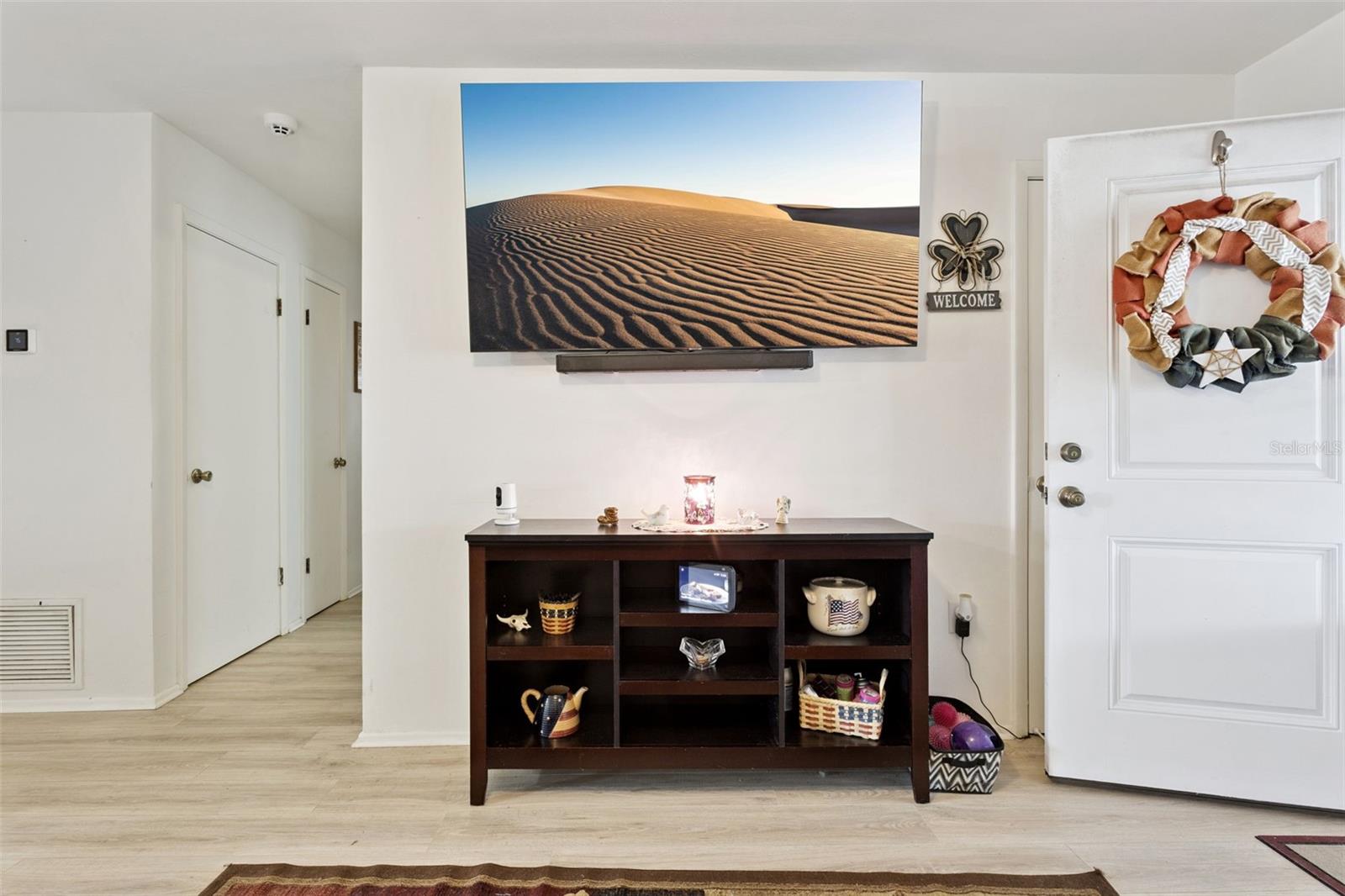 Image 7 of 40 For 40522 5th Avenue