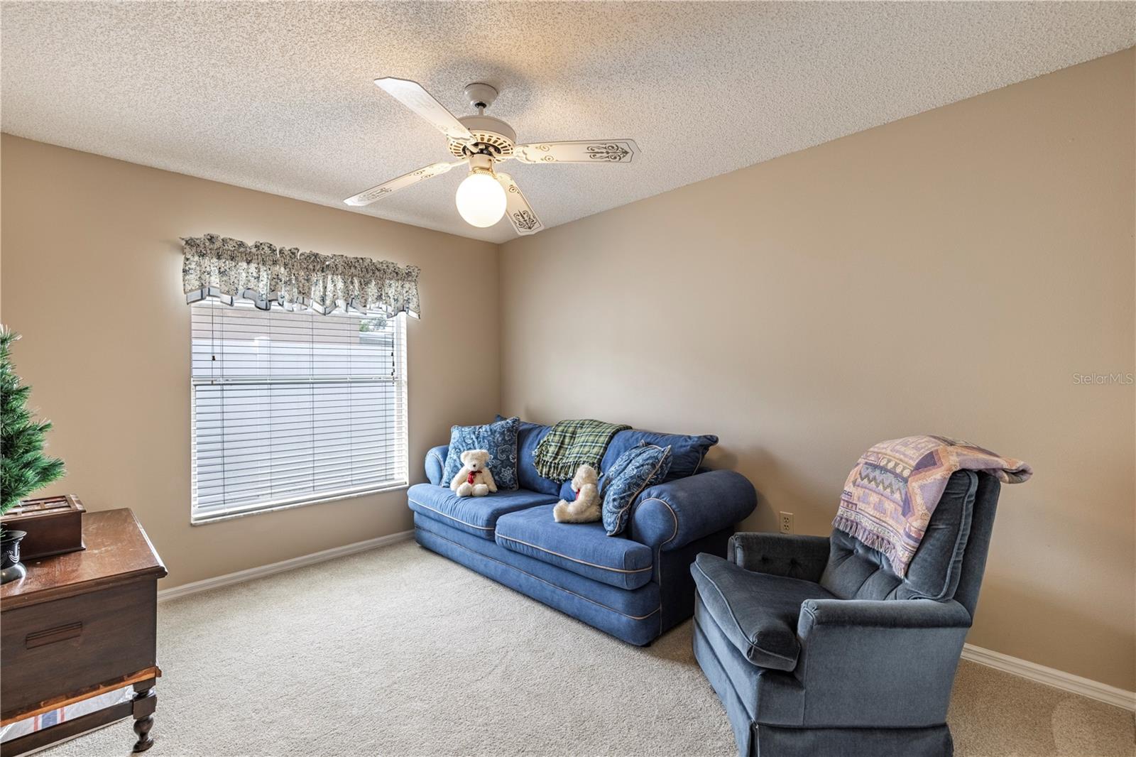 Image 21 of 32 For 630 Woodview Drive
