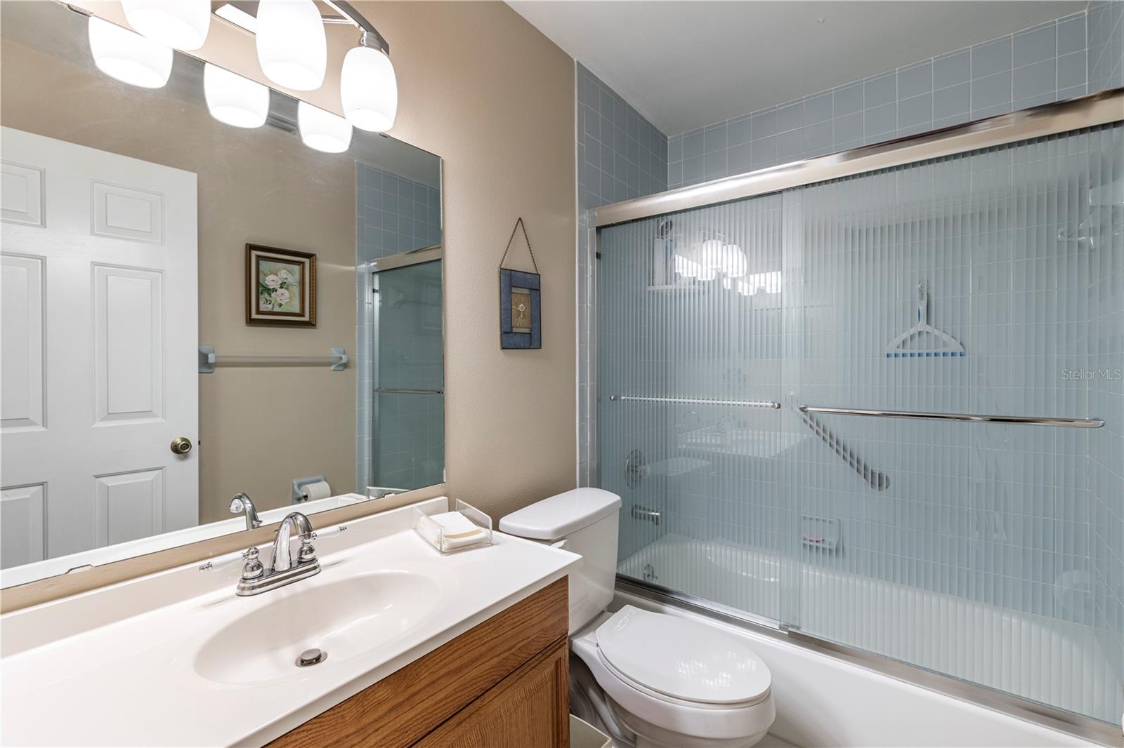 Image 22 of 32 For 630 Woodview Drive