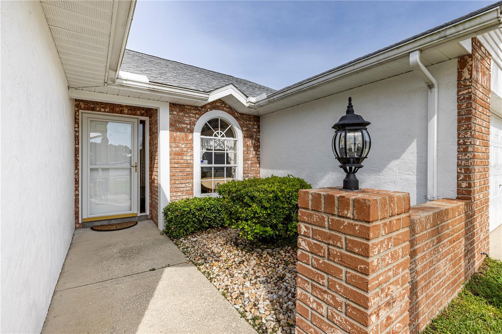 Image 8 of 32 For 630 Woodview Drive