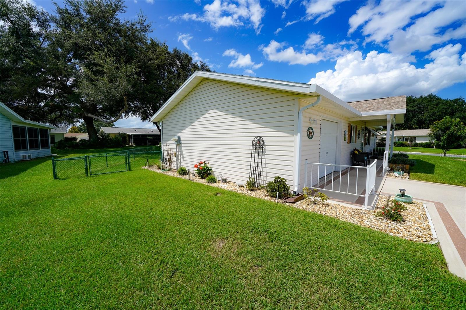 Image 37 of 40 For 17810 Se 108th Ct