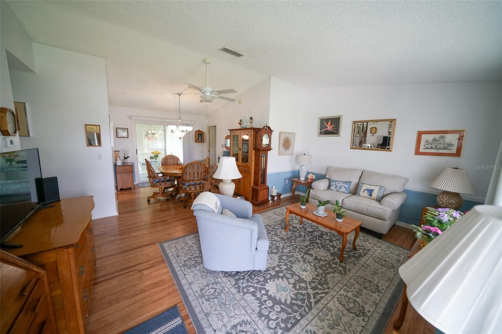 Image 4 of 40 For 17810 Se 108th Ct