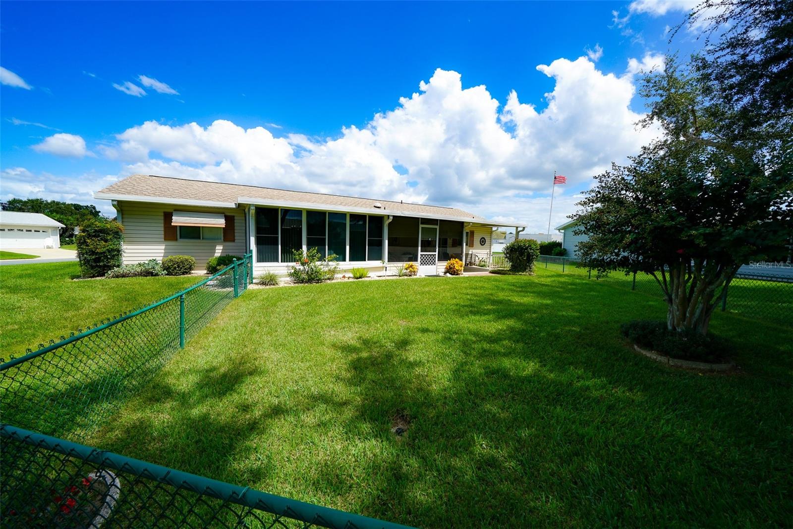 Image 5 of 40 For 17810 Se 108th Ct